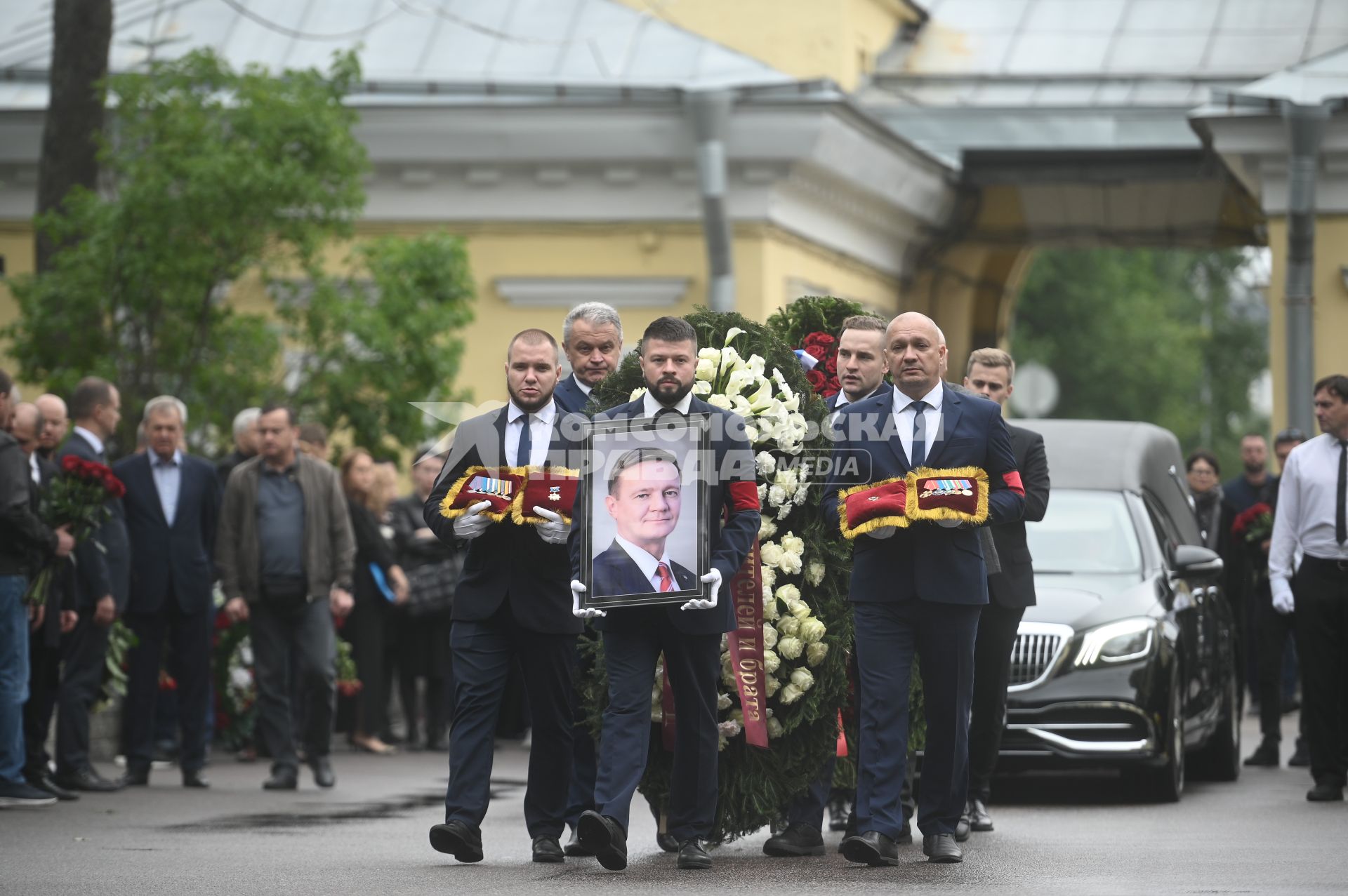 Похороны бывшего министра транспорта РФ Романа Старовойта в Санкт-Петербурге