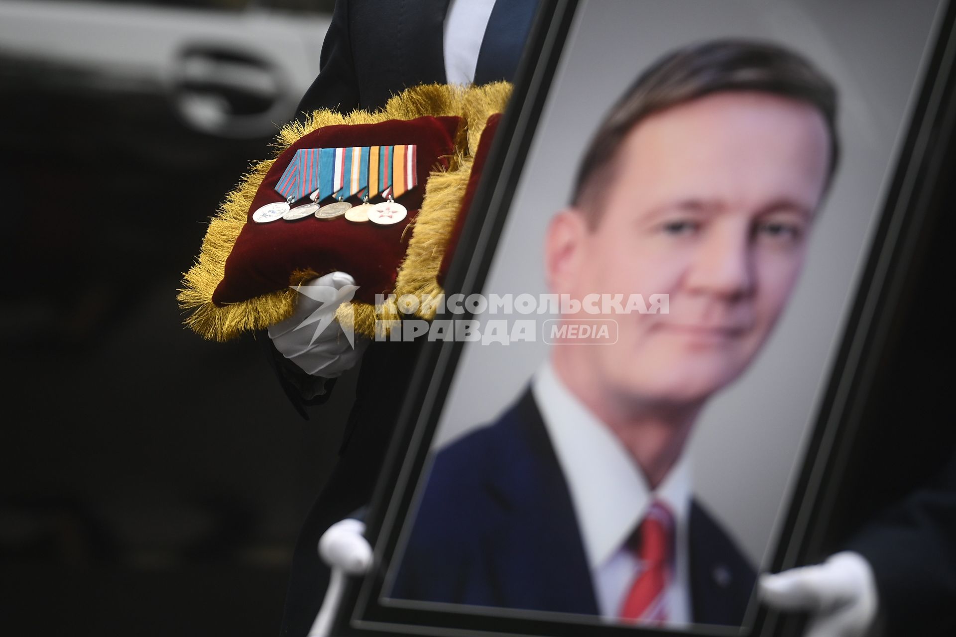 Похороны бывшего министра транспорта РФ Романа Старовойта в Санкт-Петербурге
