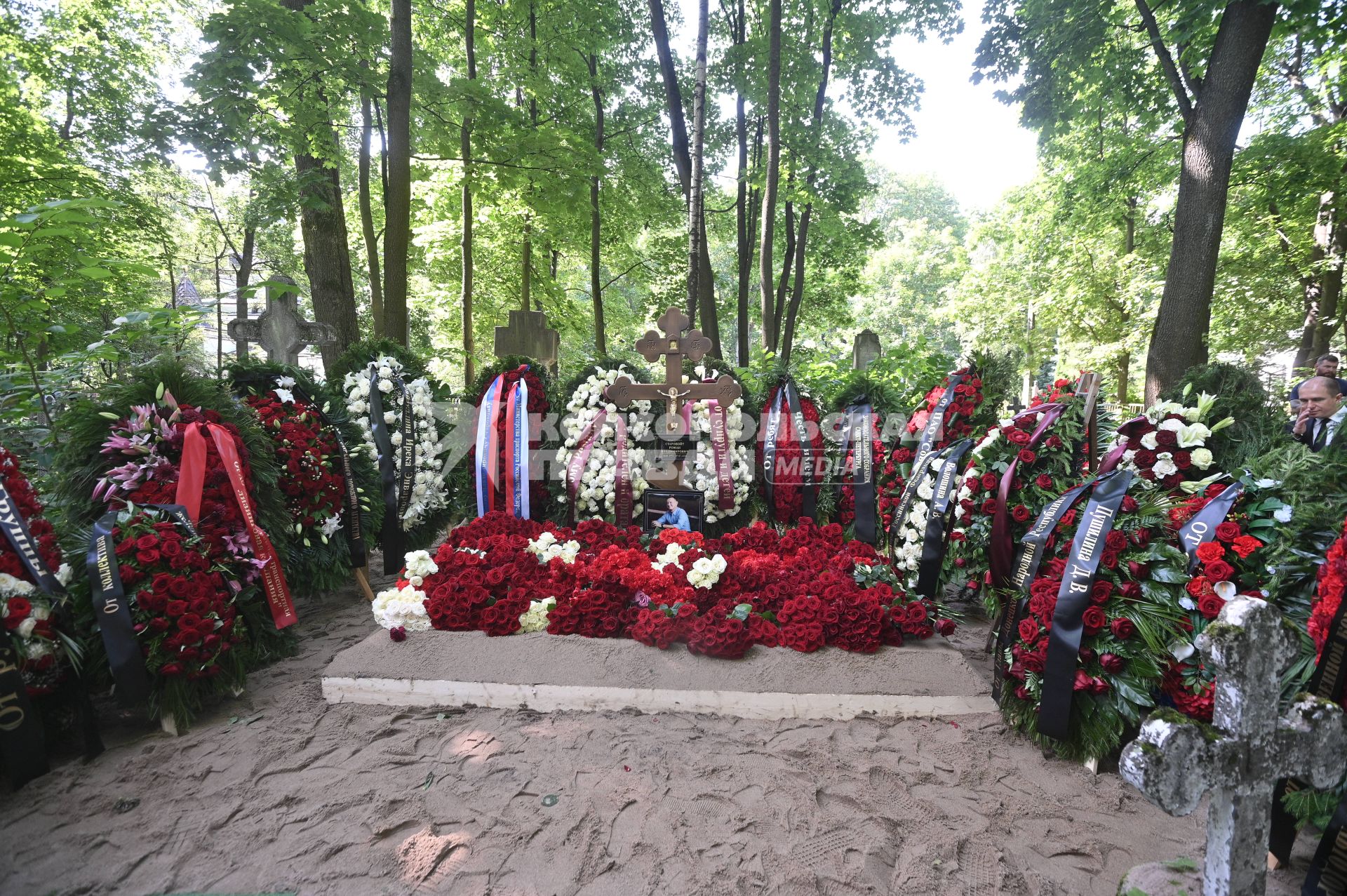 Похороны бывшего министра транспорта РФ Романа Старовойта в Санкт-Петербурге