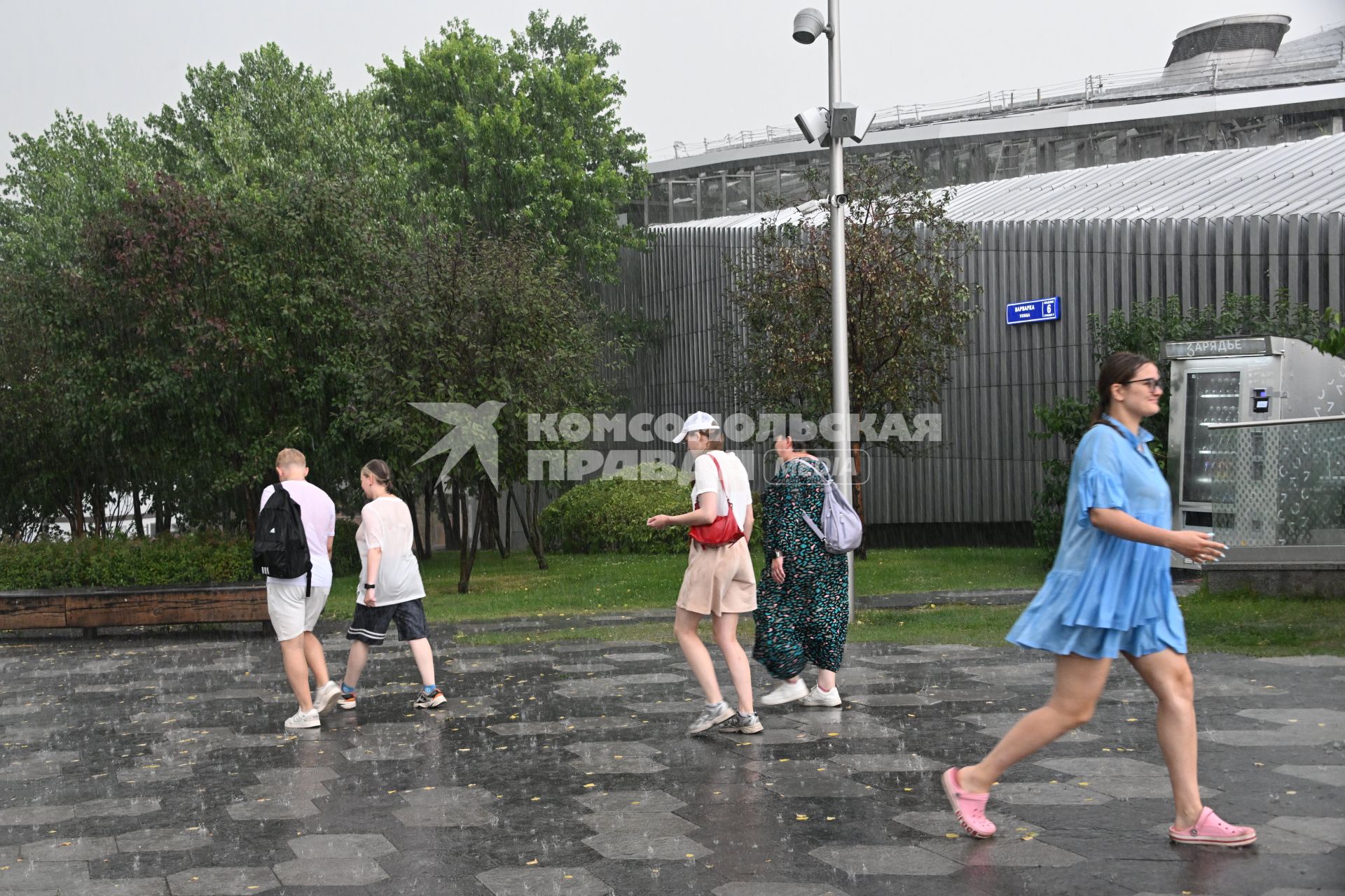 Сильный дождь в Москве