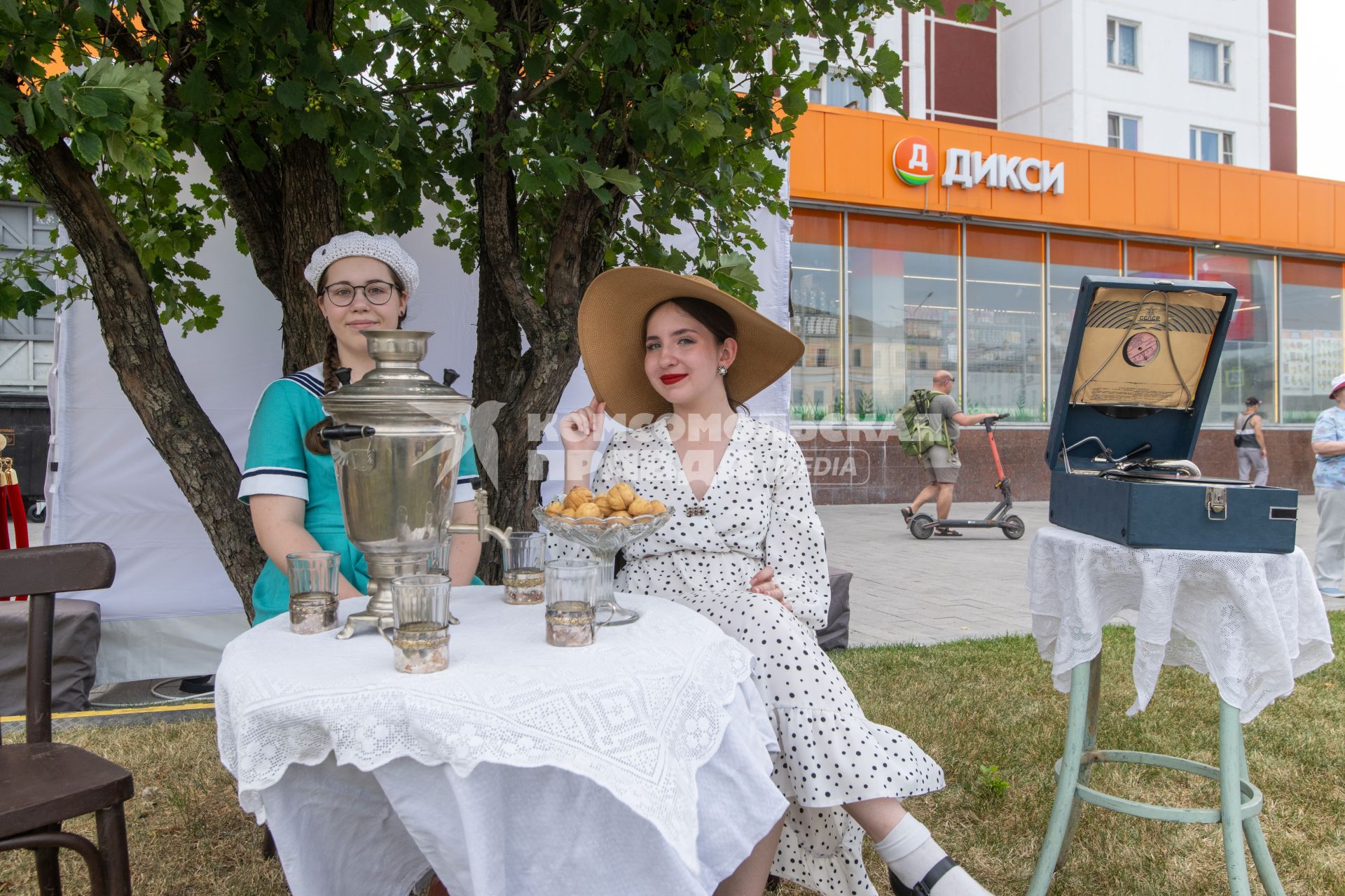 Парад исторического транспорта в Москве