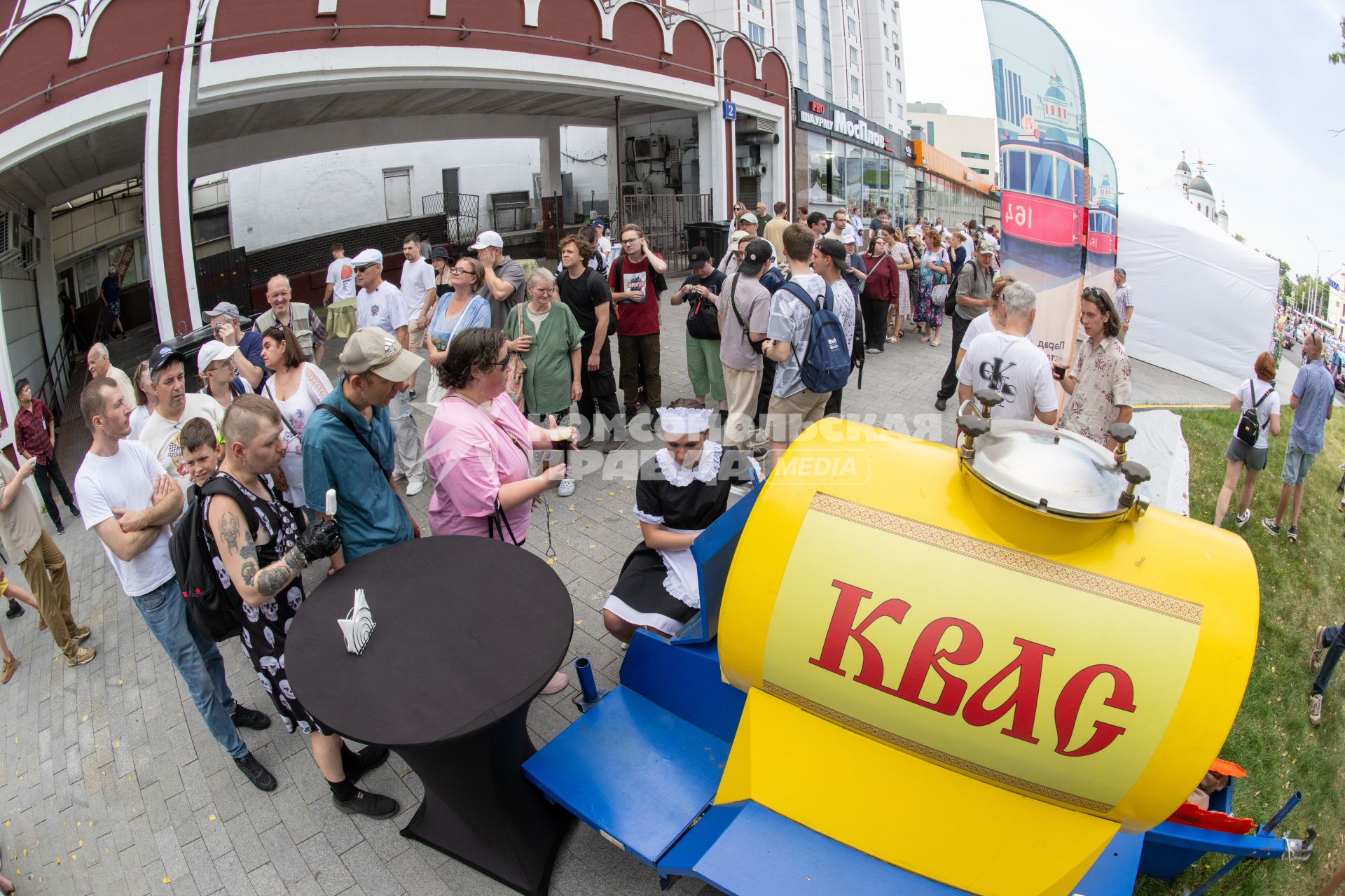 Парад исторического транспорта в Москве