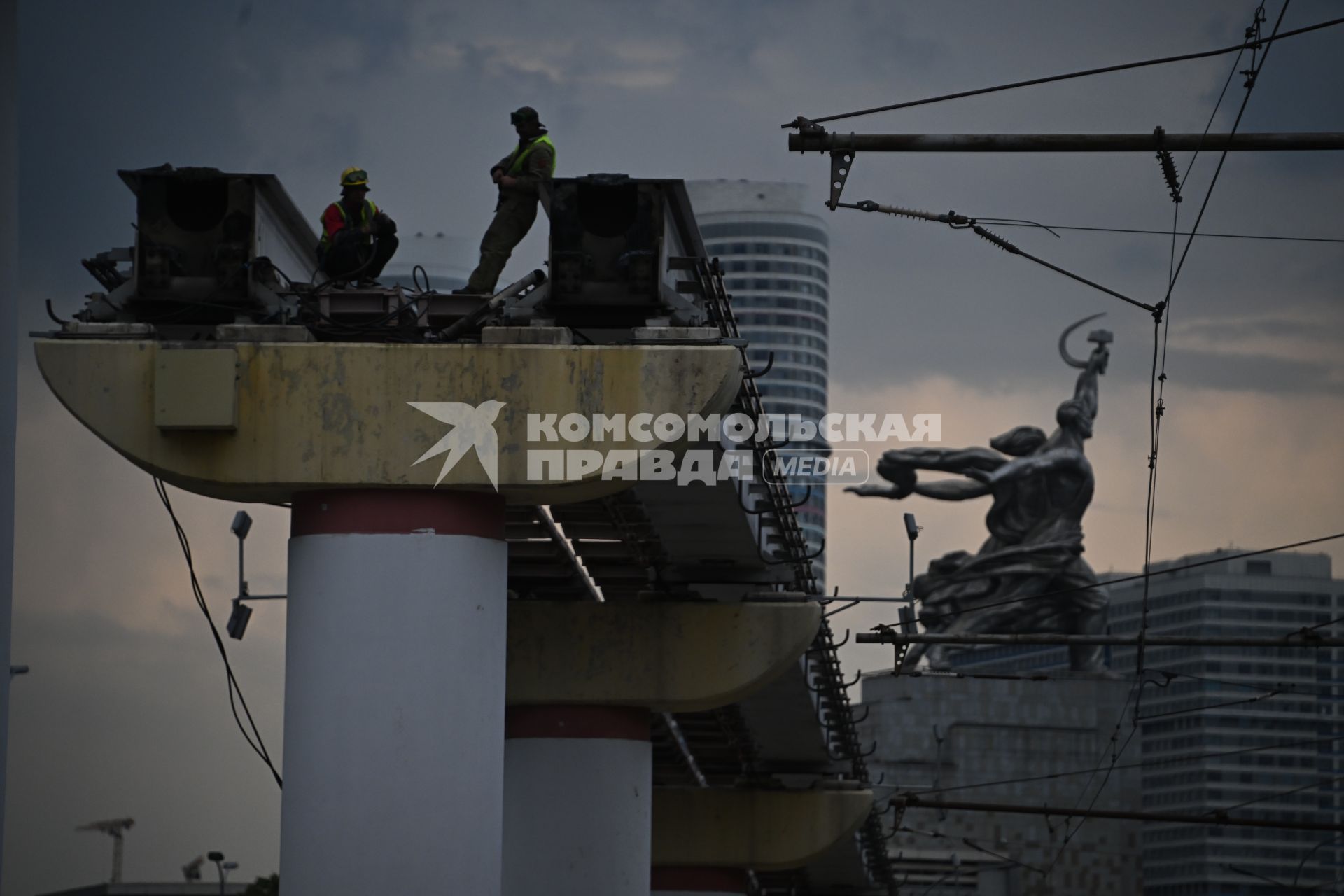 Демонтаж монорельса на ВДНХ