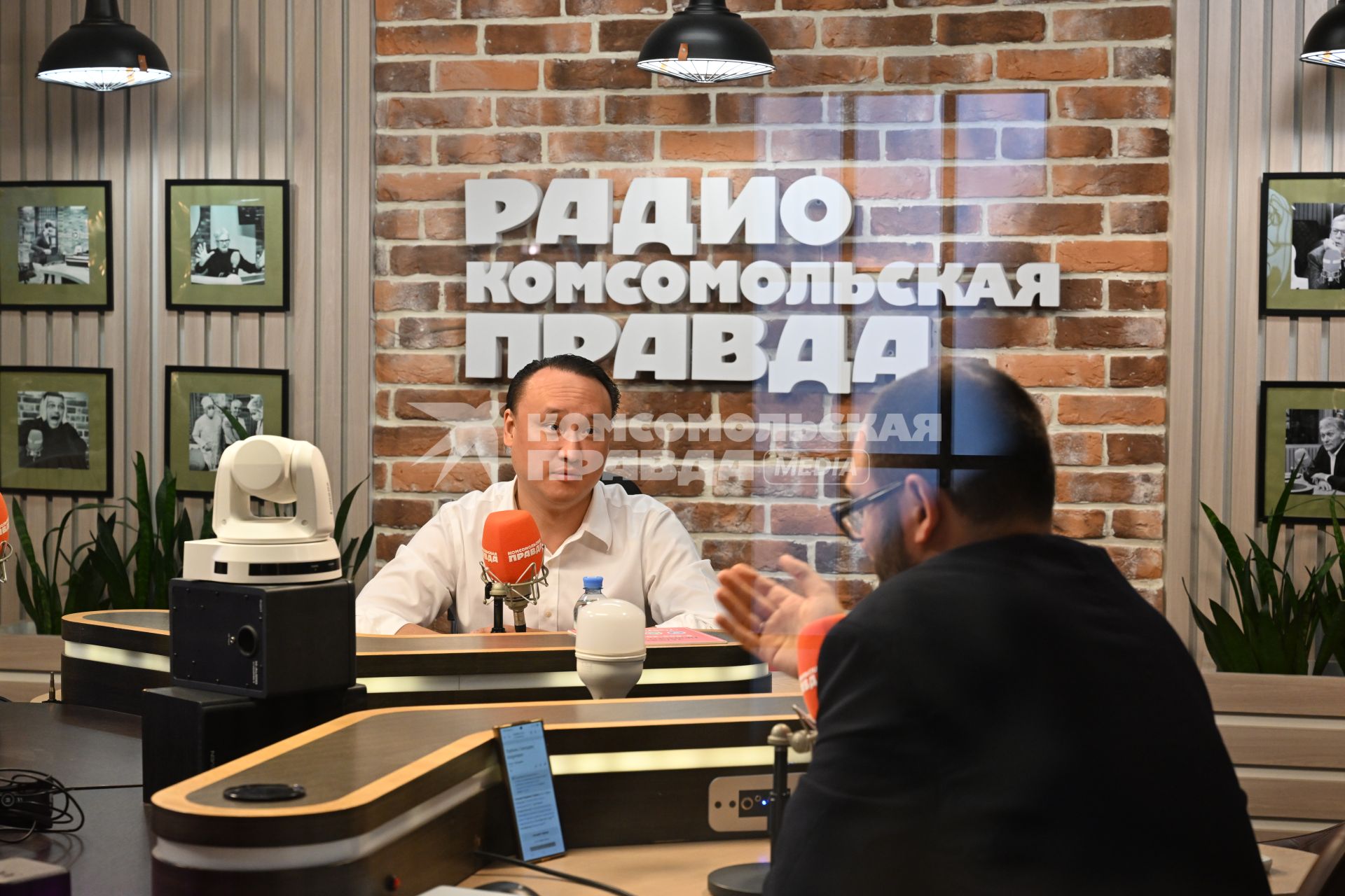Сангаджи Тарбаев на радиостанции \"Комсомольская правда\"