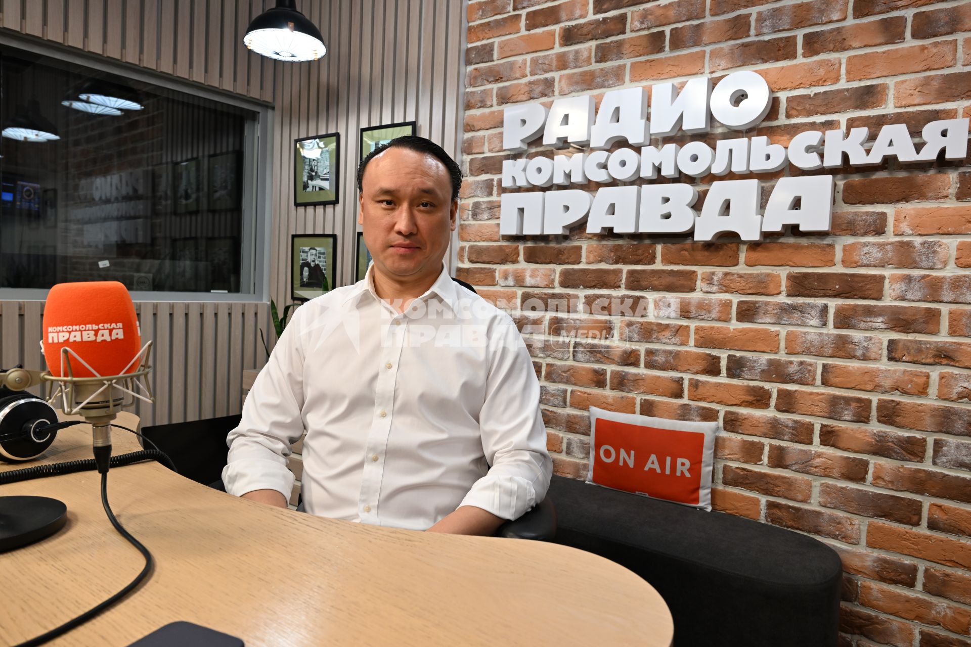 Сангаджи Тарбаев на радиостанции \"Комсомольская правда\"