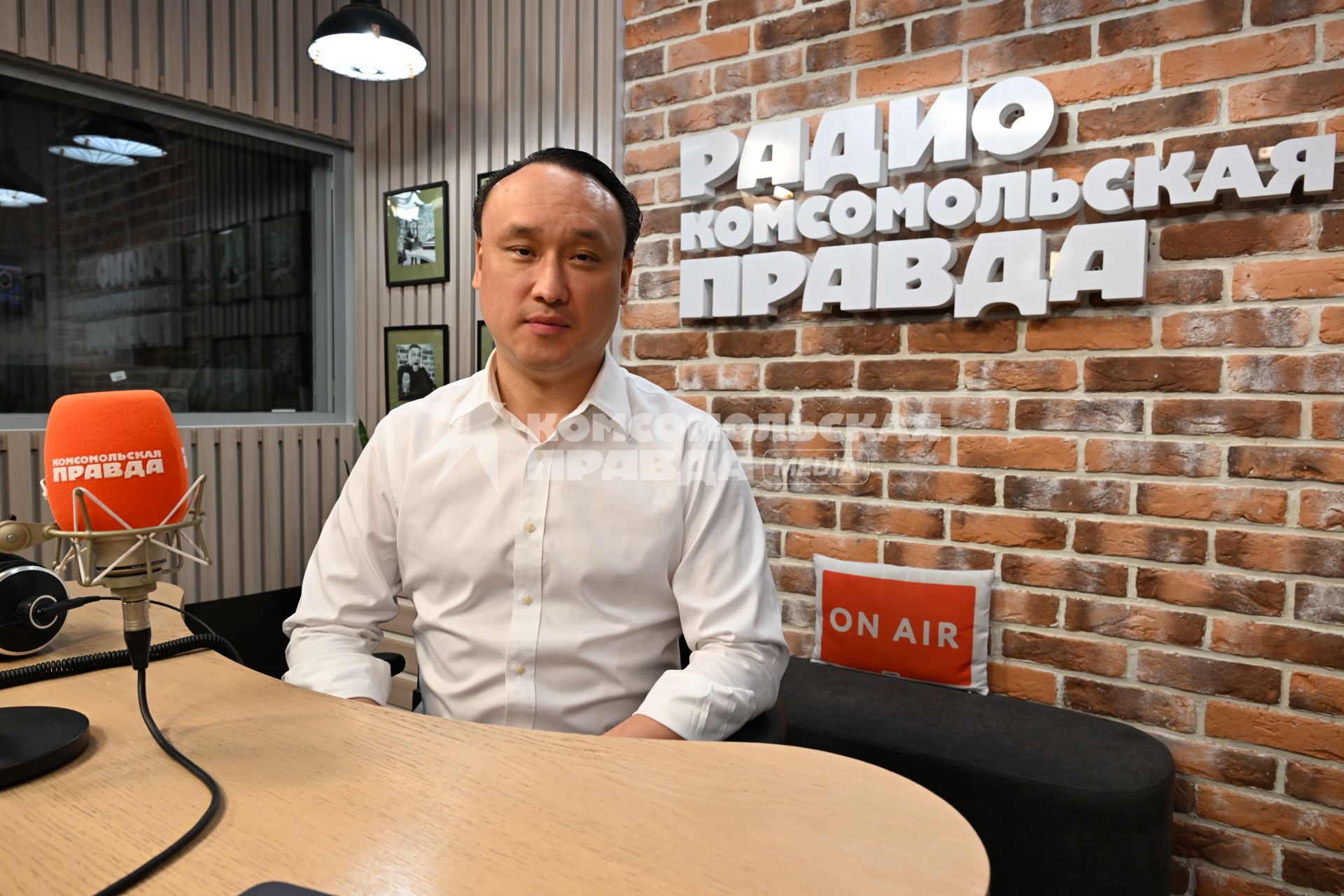 Сангаджи Тарбаев на радиостанции \"Комсомольская правда\"