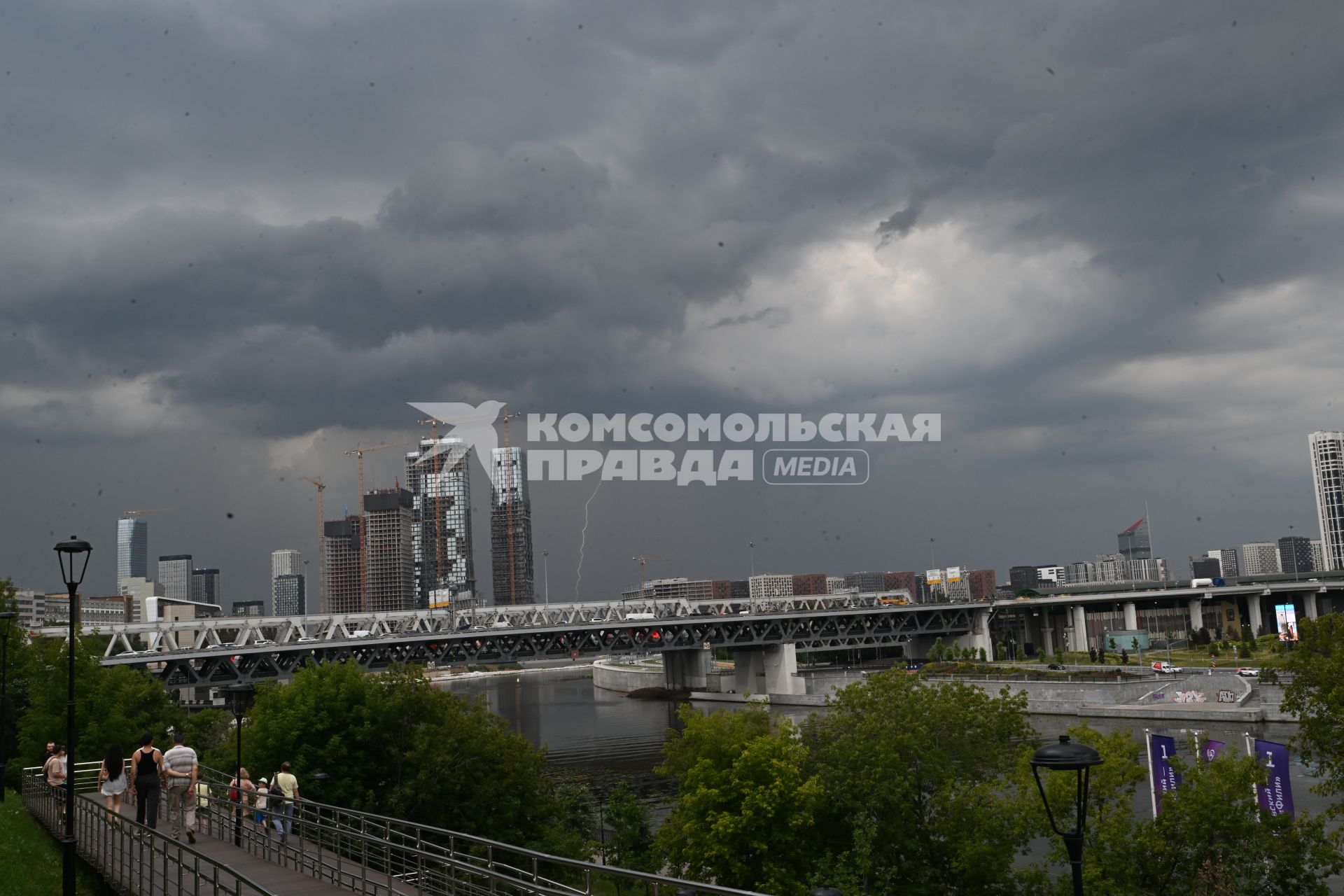 Дождь в Москве