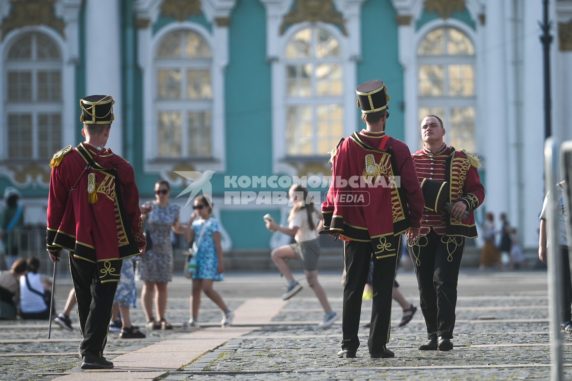 Ряженые аниматоры в Петербурге