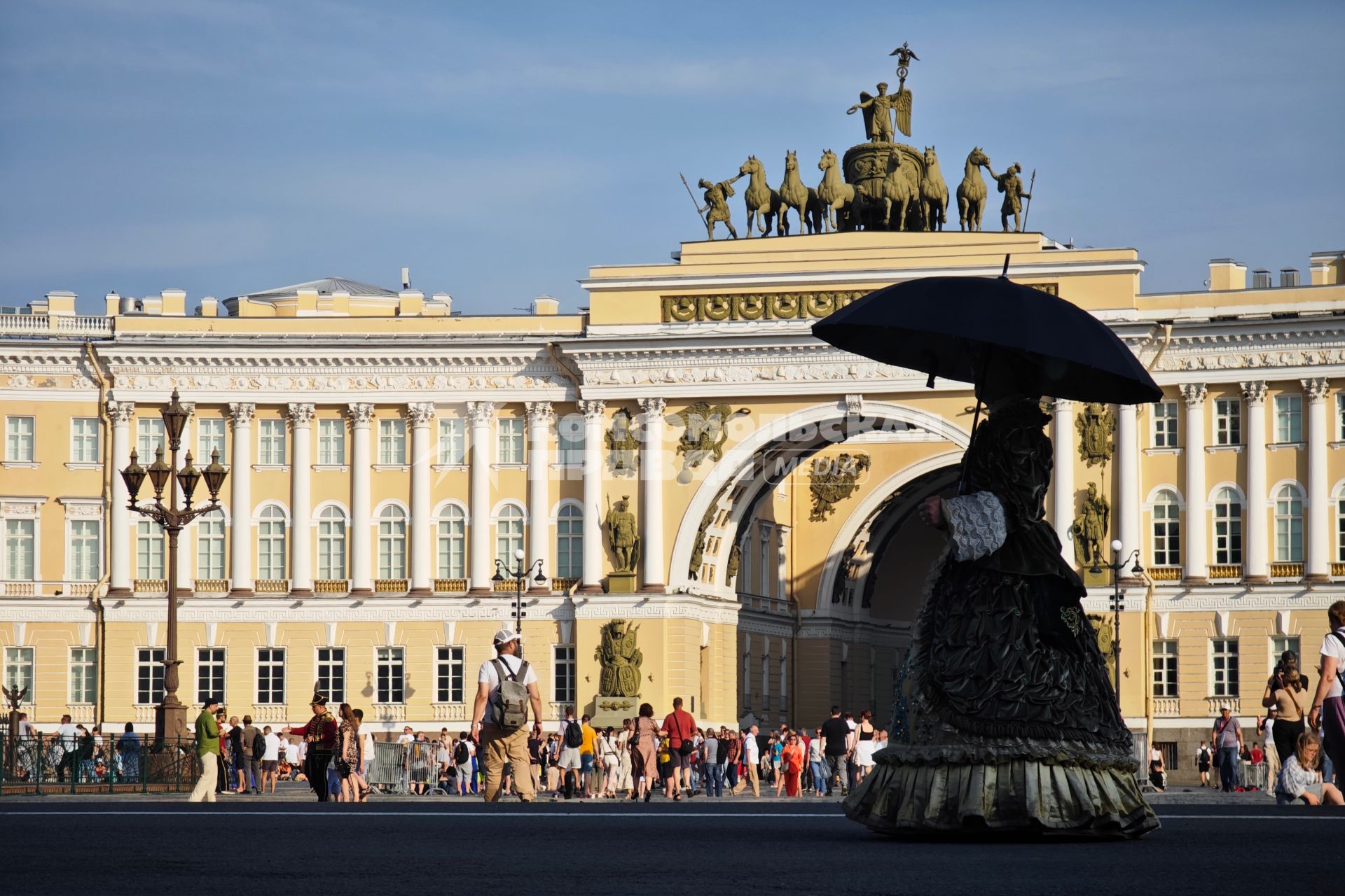 Ряженые аниматоры в Петербурге