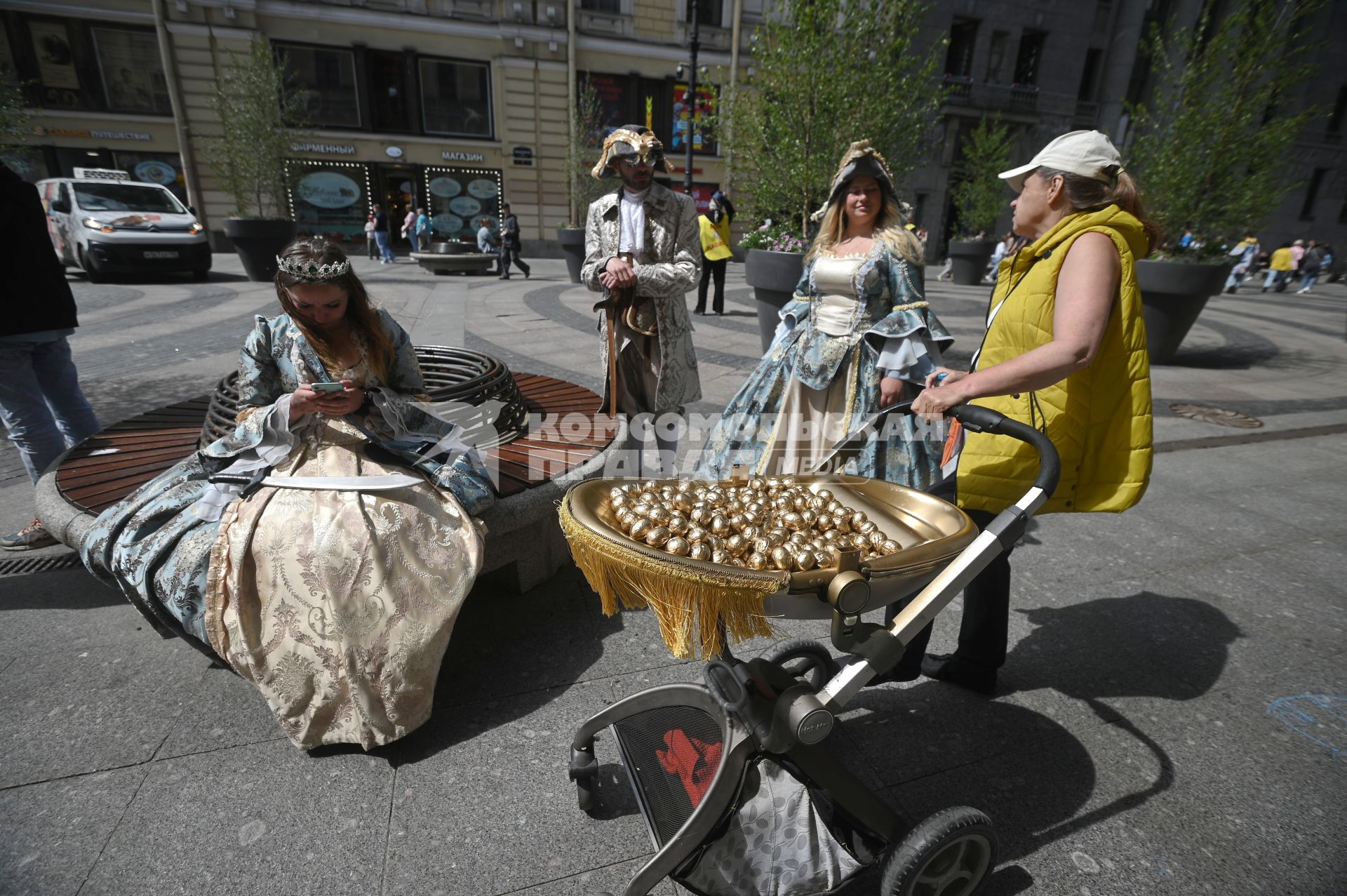 Ряженые аниматоры в Петербурге