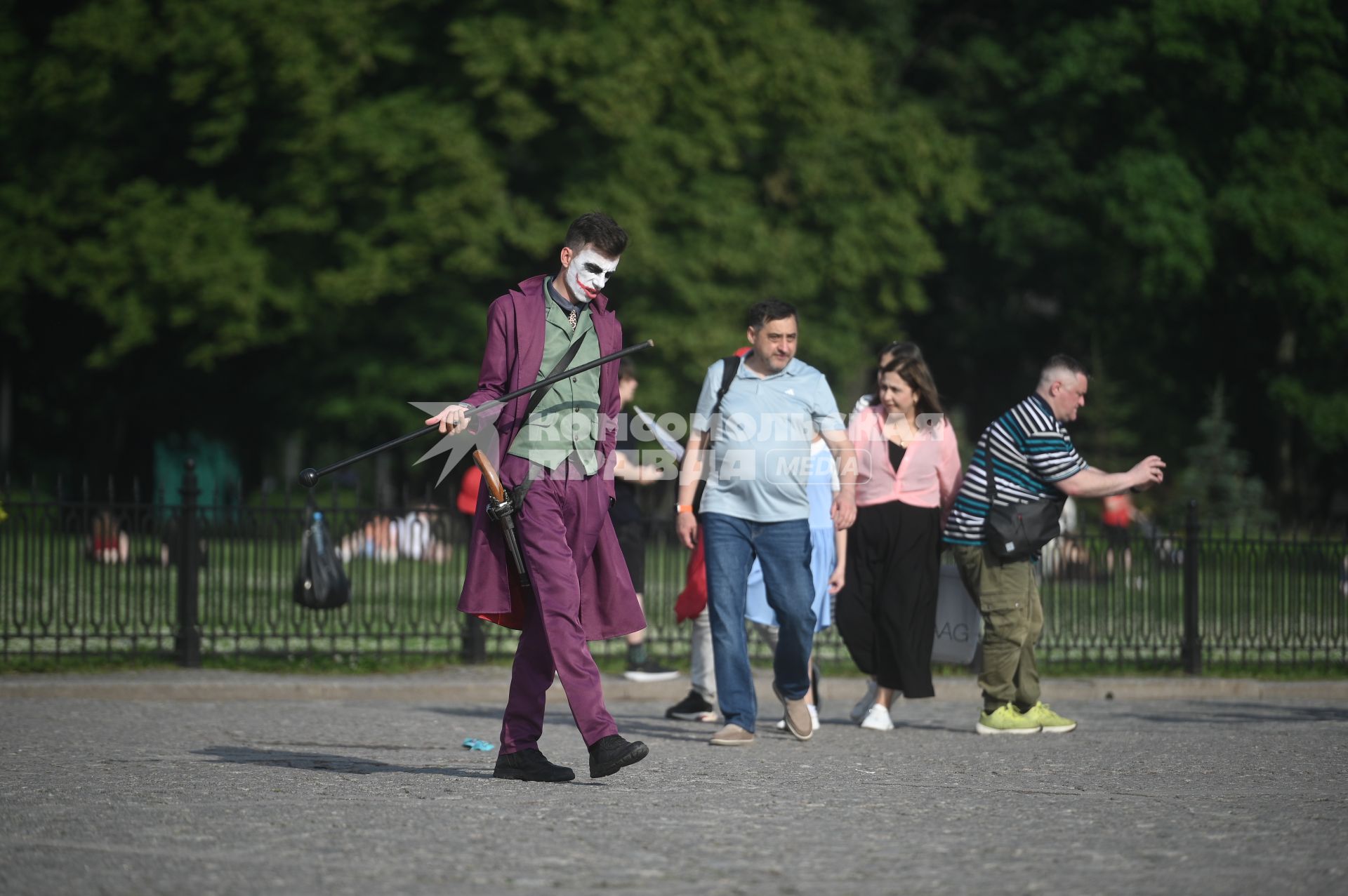Ряженые аниматоры в Петербурге
