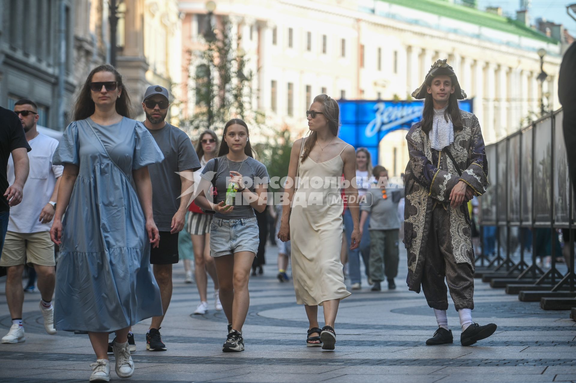 Ряженые аниматоры в Петербурге
