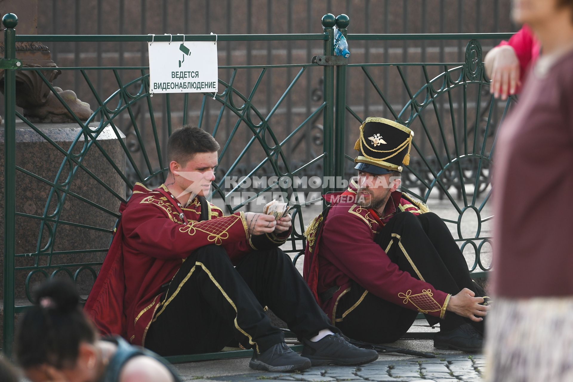 Ряженые аниматоры в Петербурге