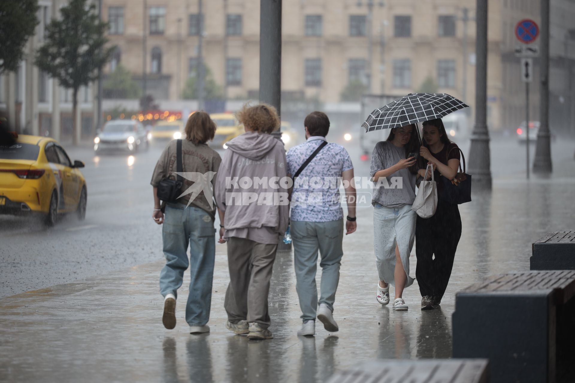 Сильный дождь в Москве