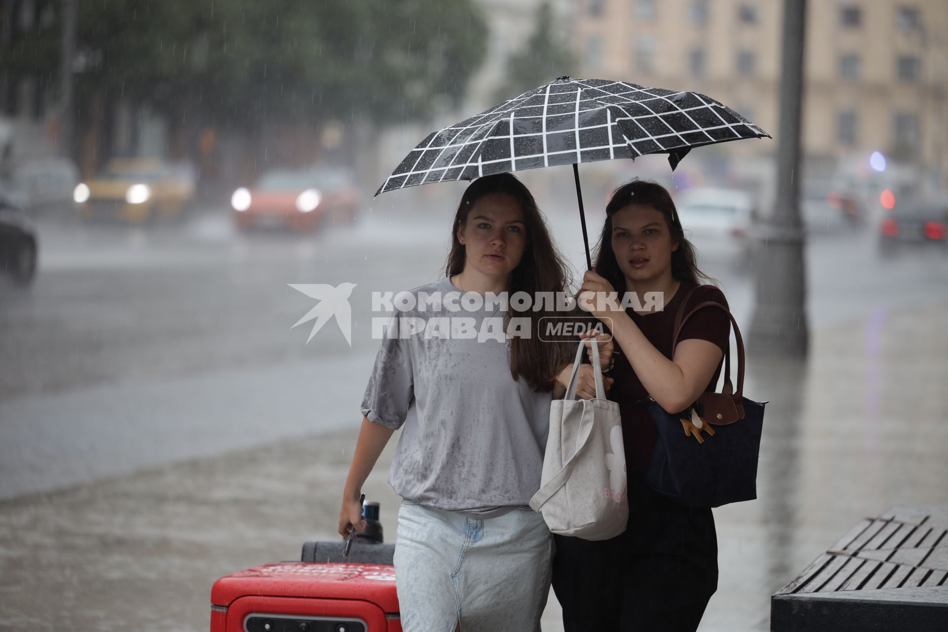 Сильный дождь в Москве
