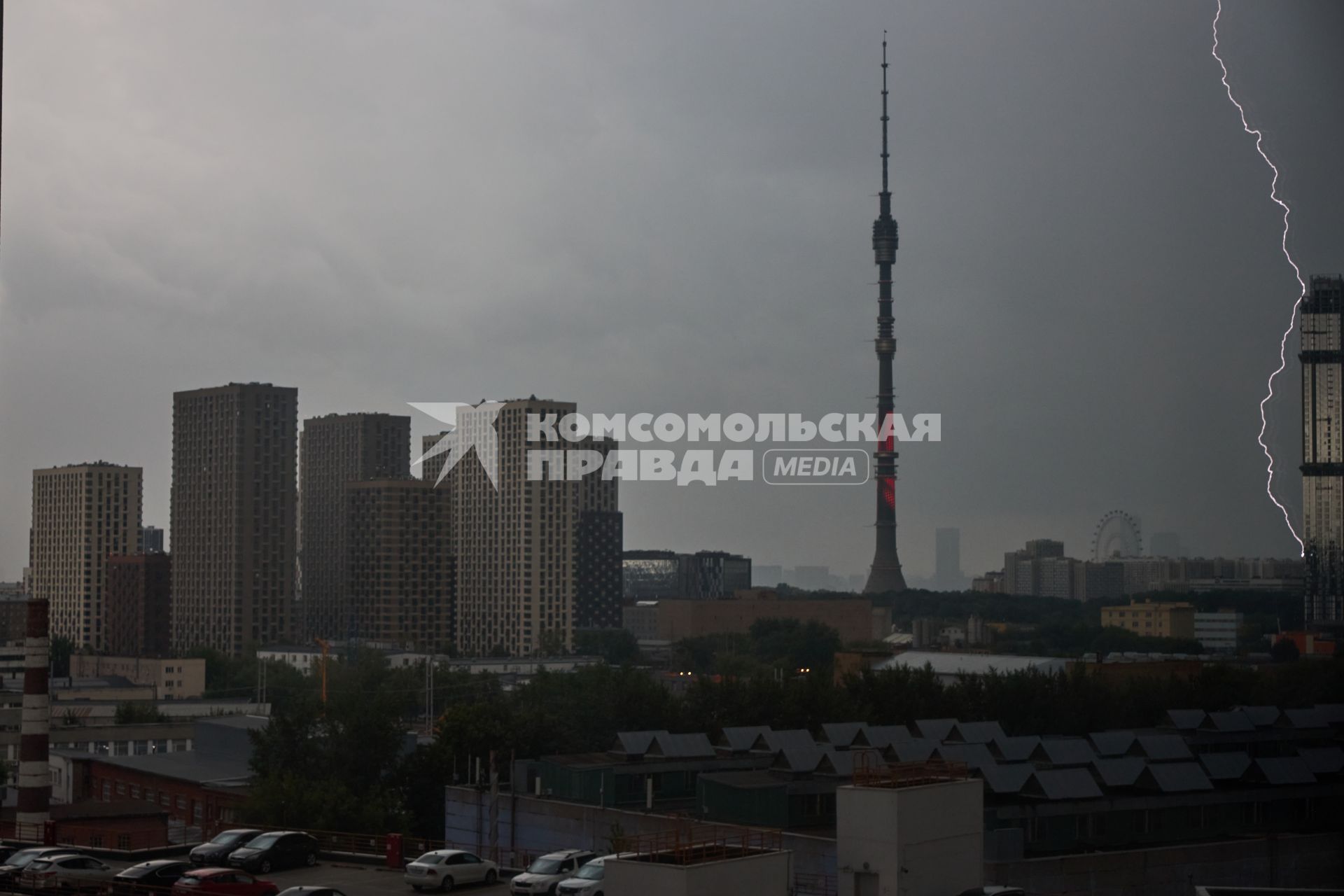 Сильный дождь в Москве