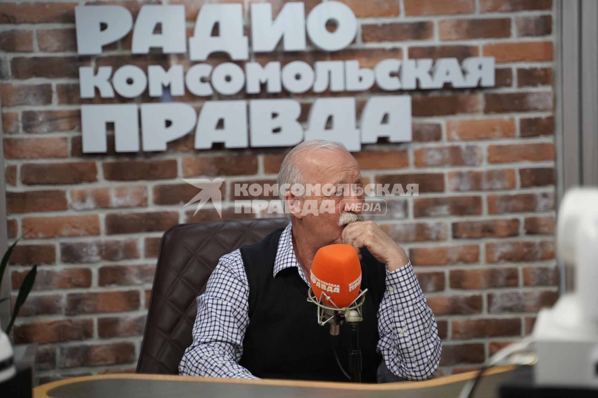 Леонид Якубович на радиостанции \"Комсомольская правда\"