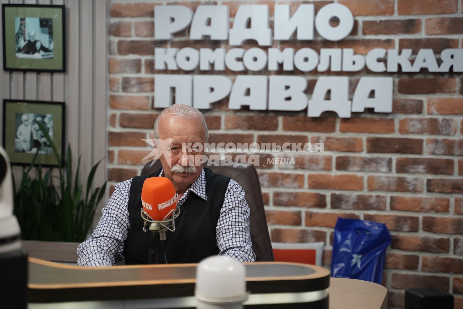 Леонид Якубович на радиостанции \"Комсомольская правда\"