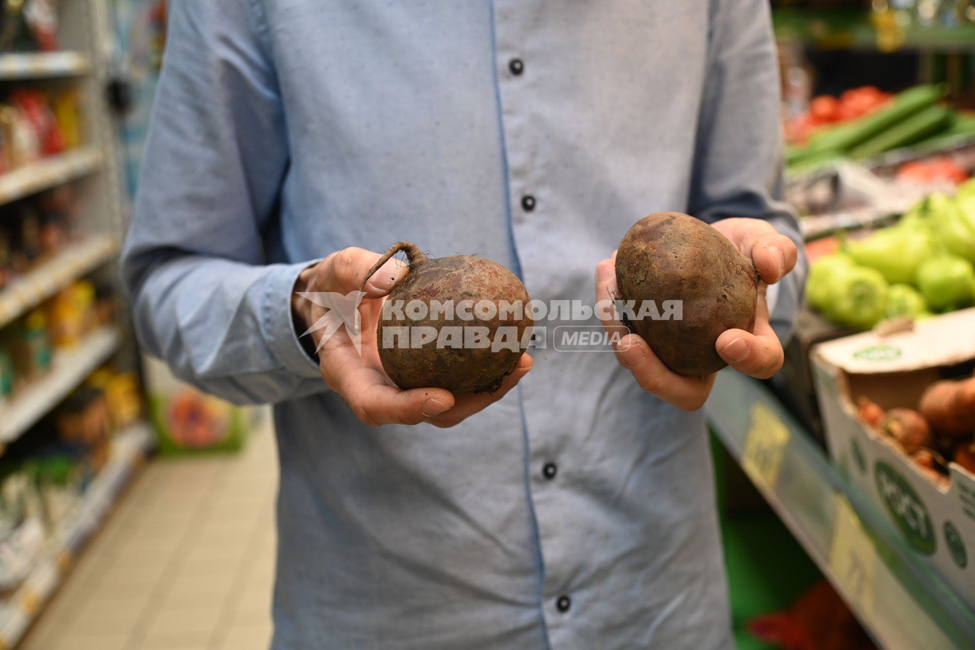 Овощи в продуктовом магазине