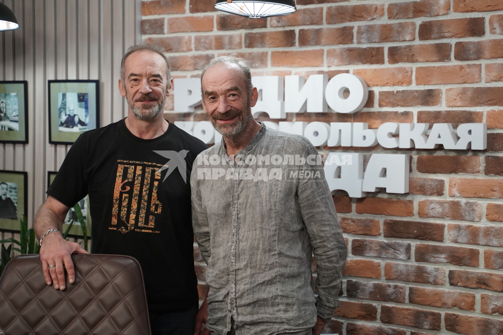 Владимир и Юрий Торсуевы на радиостанции Комсомольская правда\"