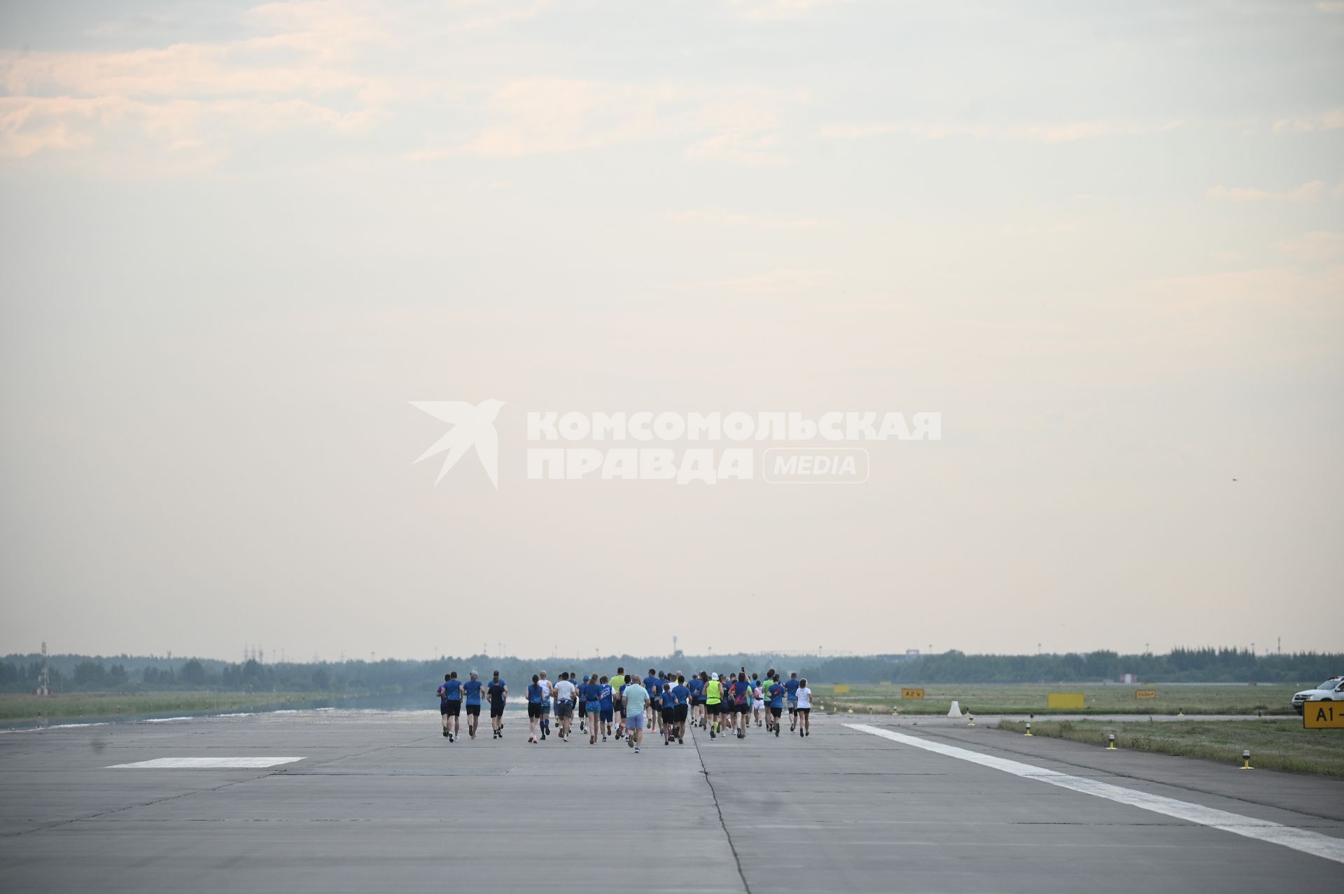 Забег по взлетно-посадочной полосе в аэеропорту Пулково