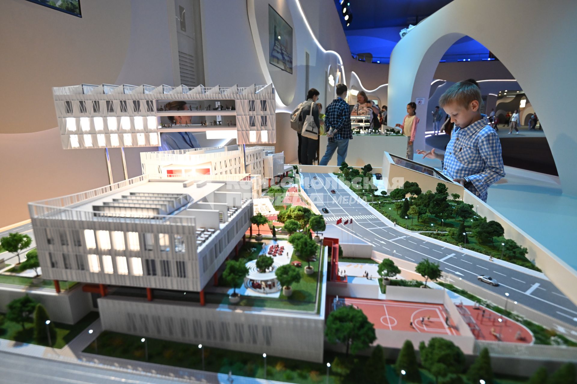 Форум-фестиваль Территория будущего. Москва 2030\" в Гостином дворе
