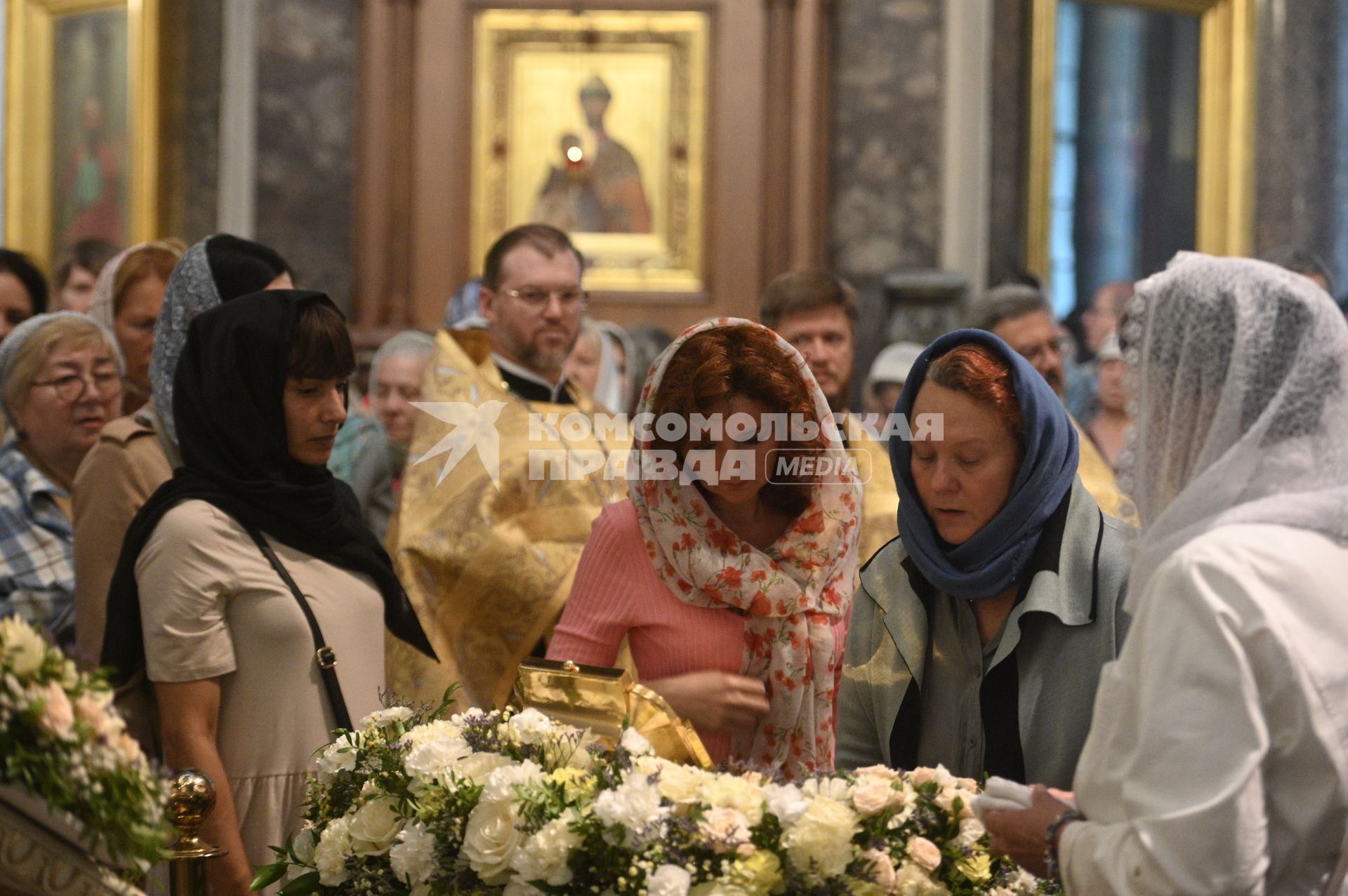 Мощи святителя Тихона прибыли в Казанский собор Санкт-Петербурга