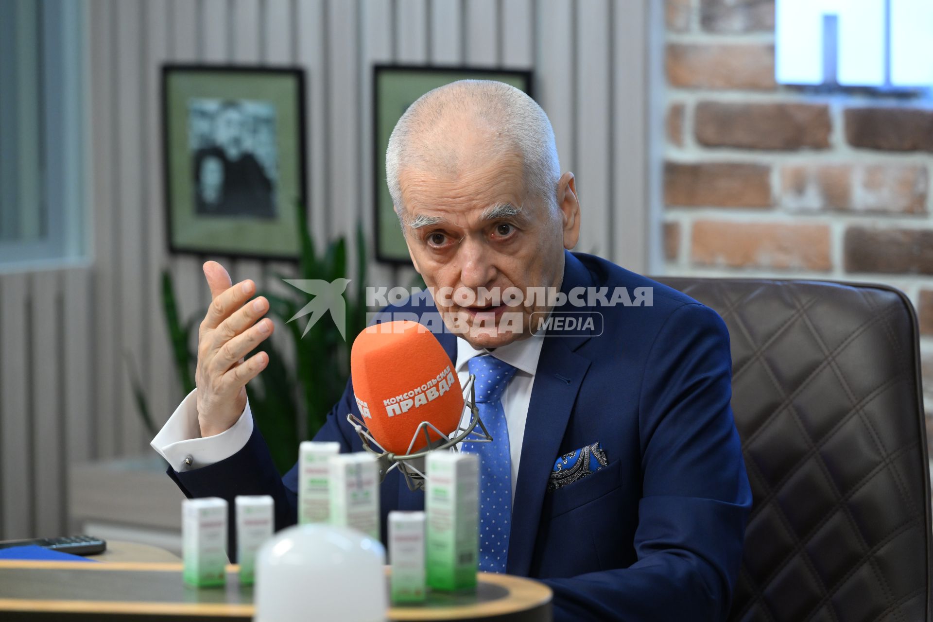 Геннадий Онищенко в редакции Комсомольской правды\"