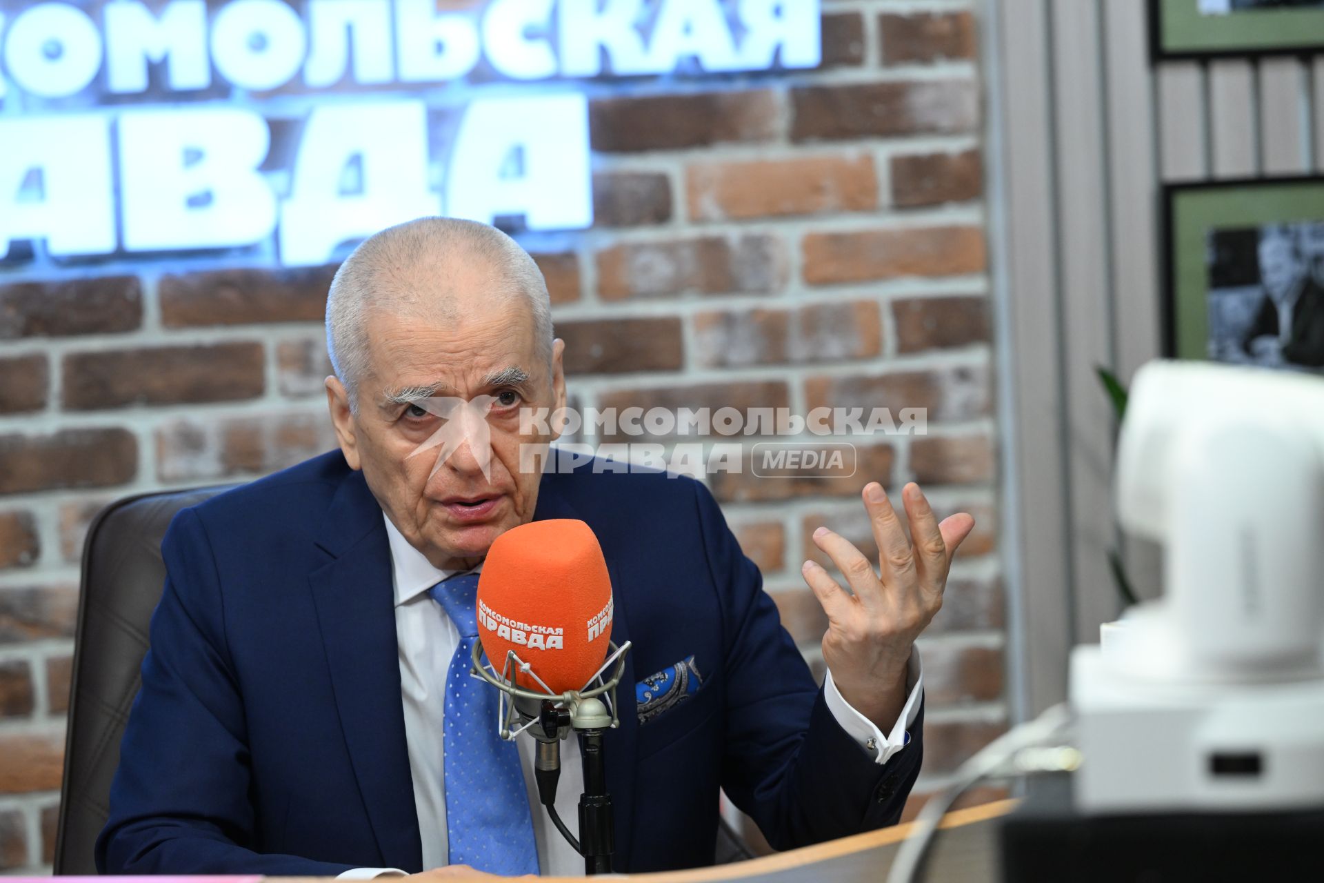 Геннадий Онищенко в редакции Комсомольской правды\"