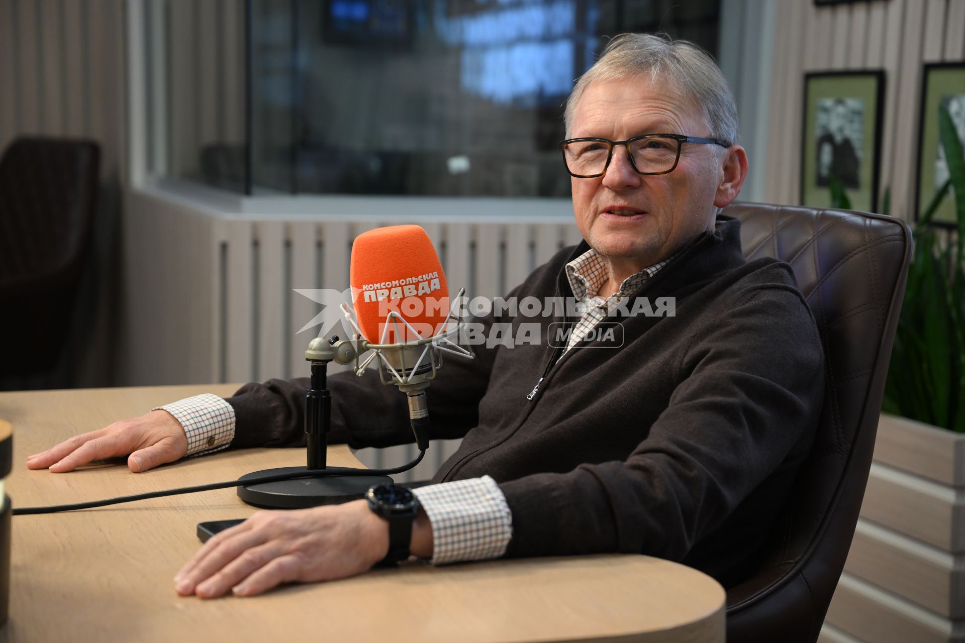 Борис Титов на радиостанции Комсомольская правда\"