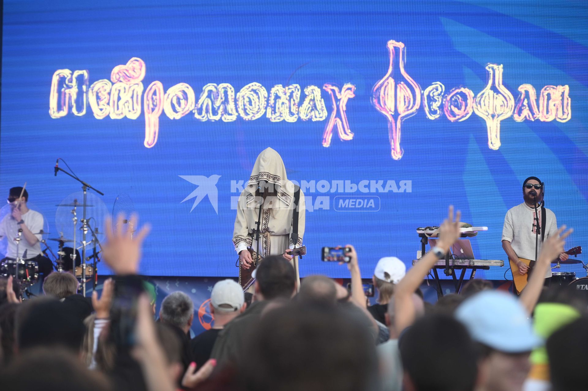 Открытая тренировка ФК Зенит на Дворцовой площади в Петербурге