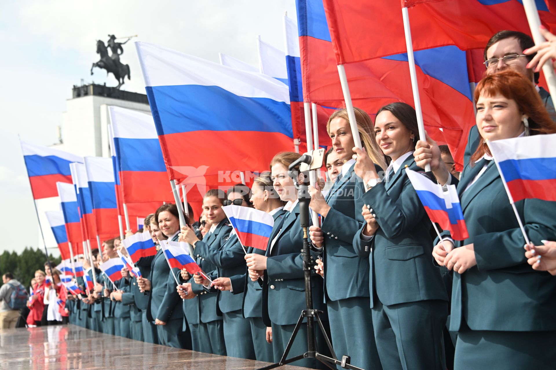 Празднование Дня Государственного флага РФ в Москве