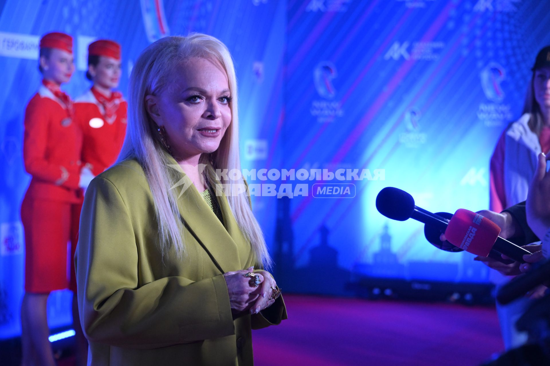 Лариса Долина