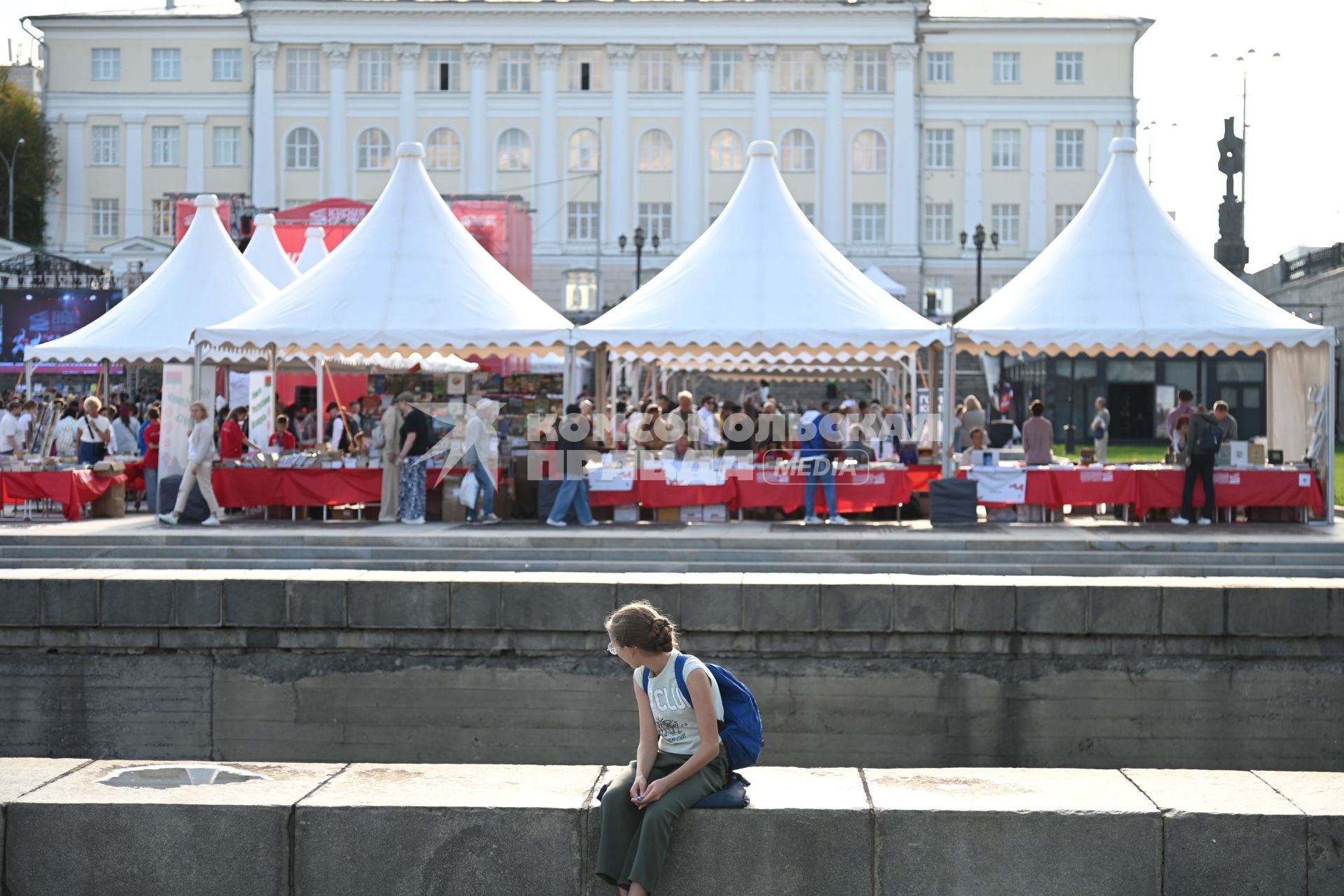 Книжный фестиваль Красная строка\" в Екатеринбурге