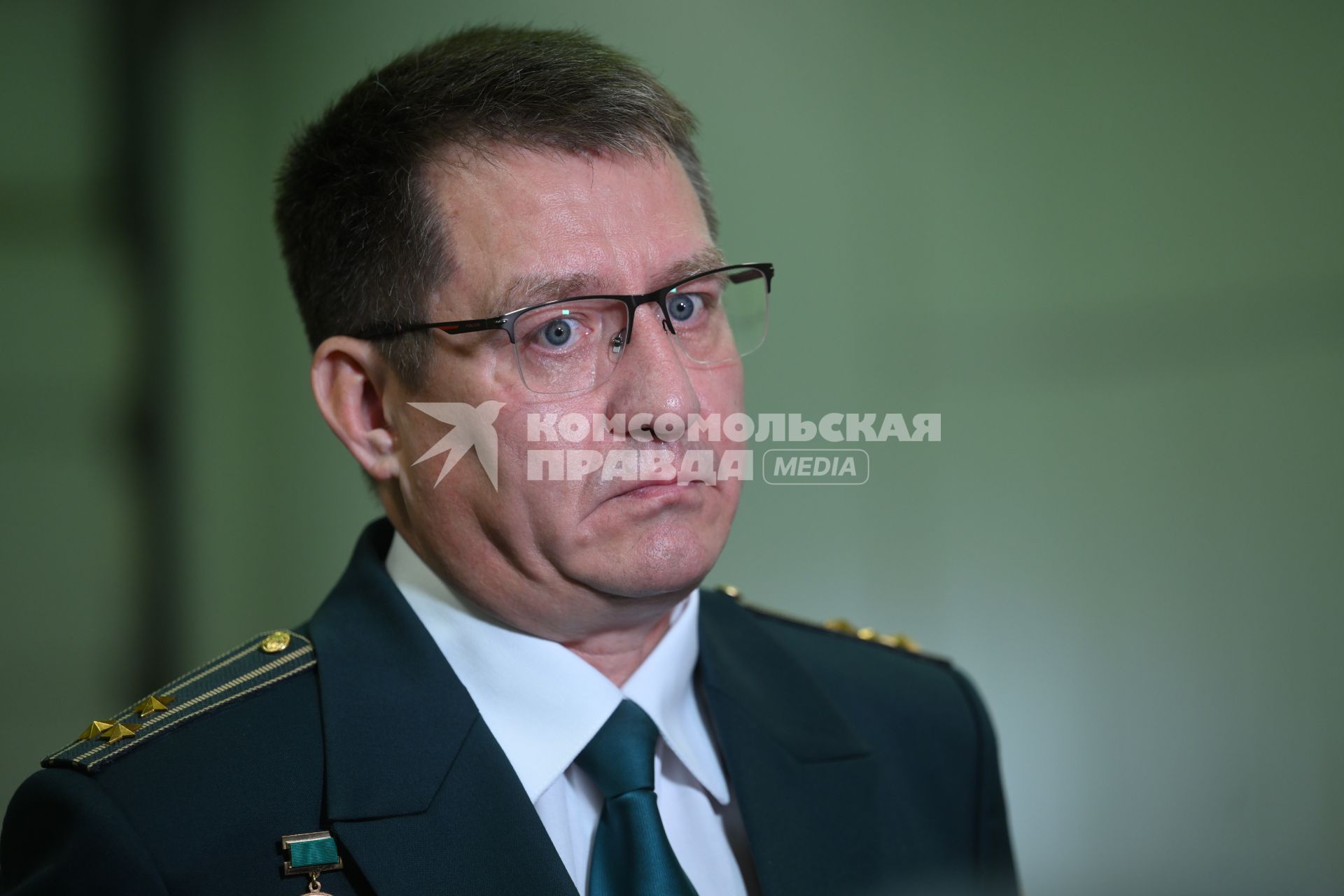 Досмотр цветочной продукции в зоне таможенного контроля в Химках