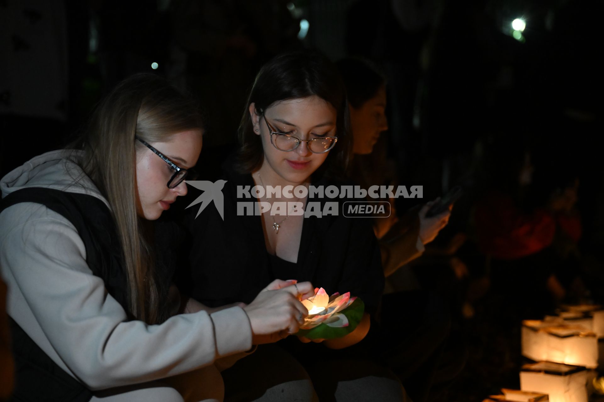 Фестиваль водных фонариков в Москве