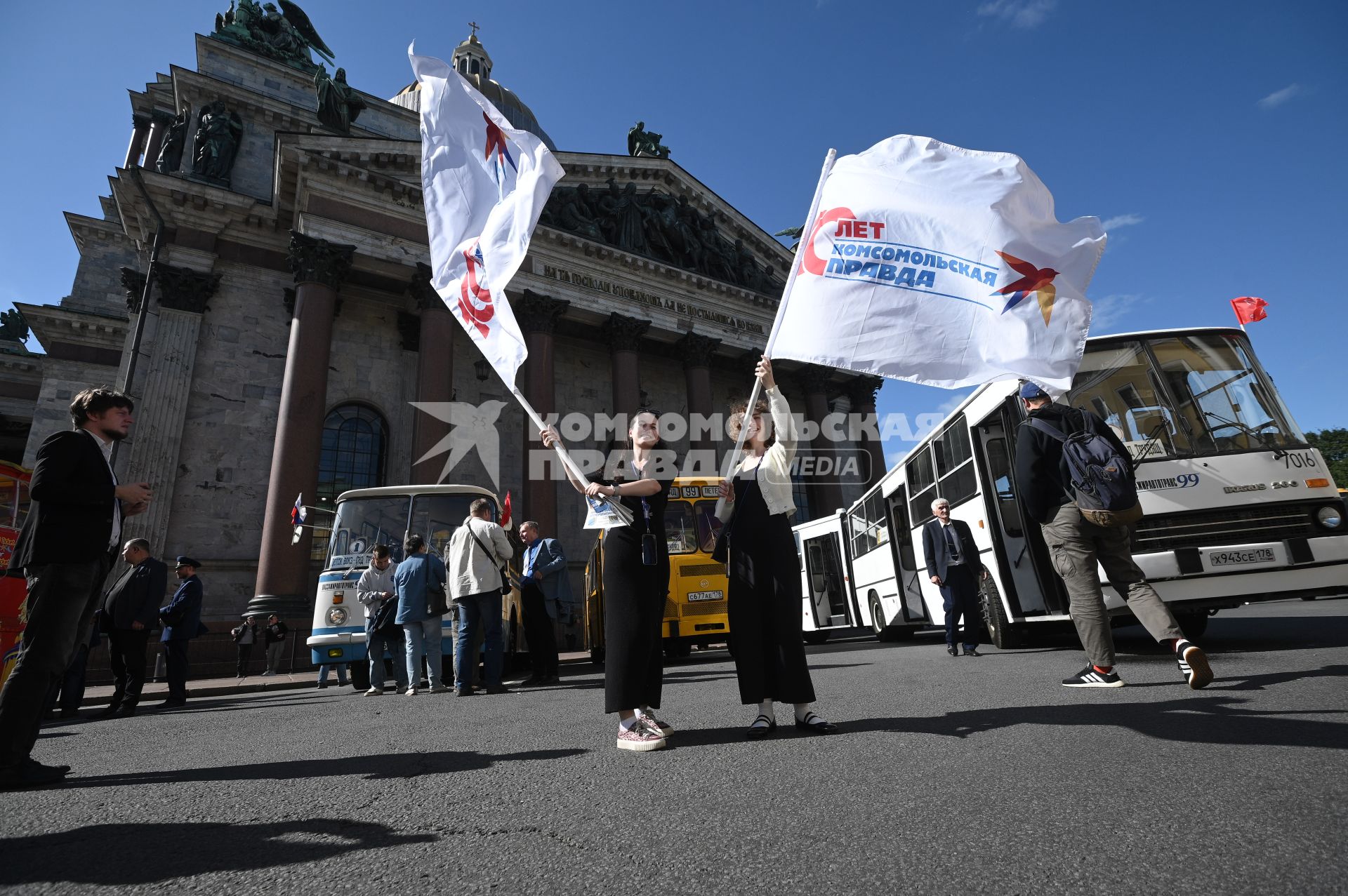 Ретроавтопробег автобусов Ленинградский рейс\" в Санкт-Петербурге