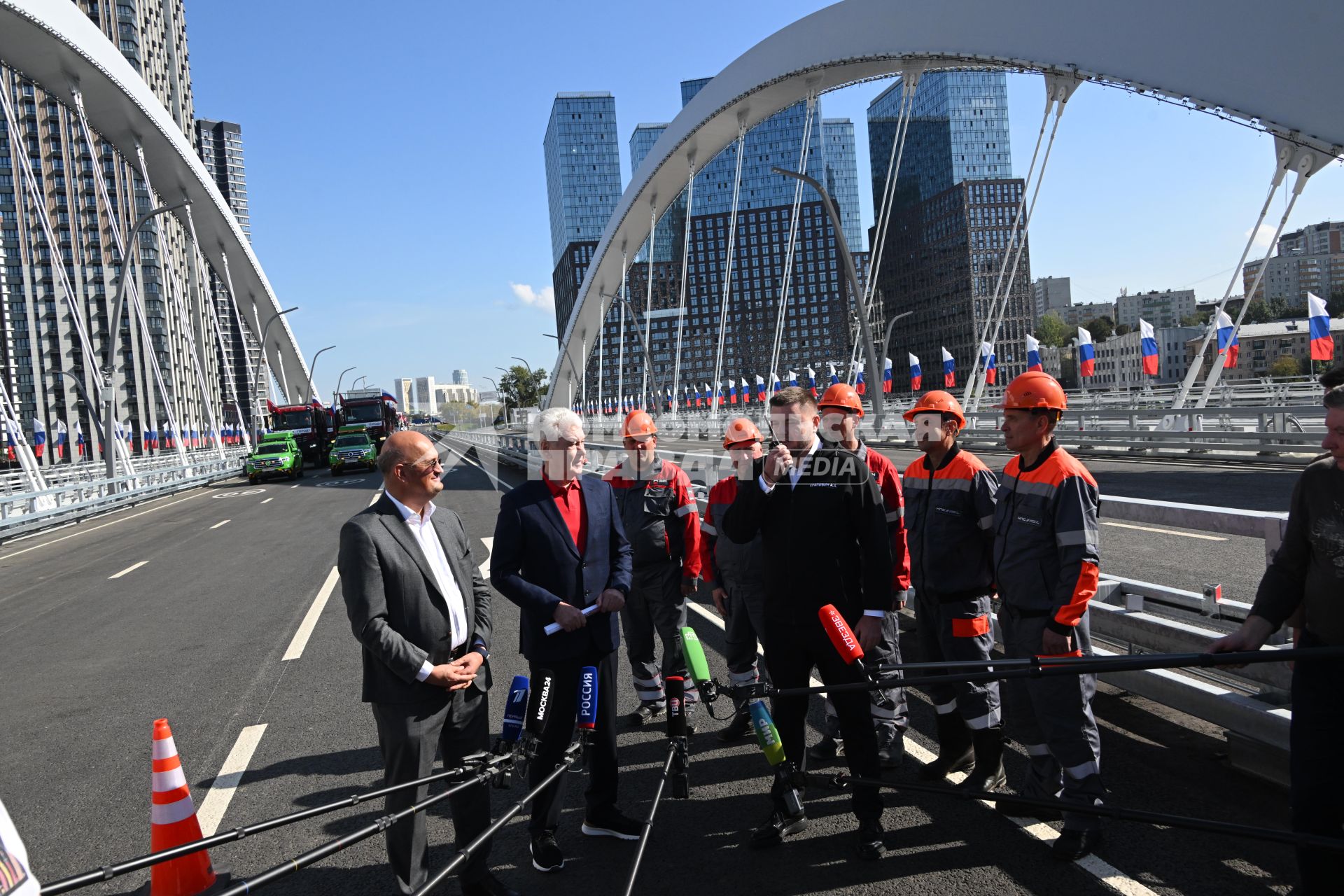 Сергей Собянин и Андрей Королев открыли  движение по мосту Академика Королева в Москве