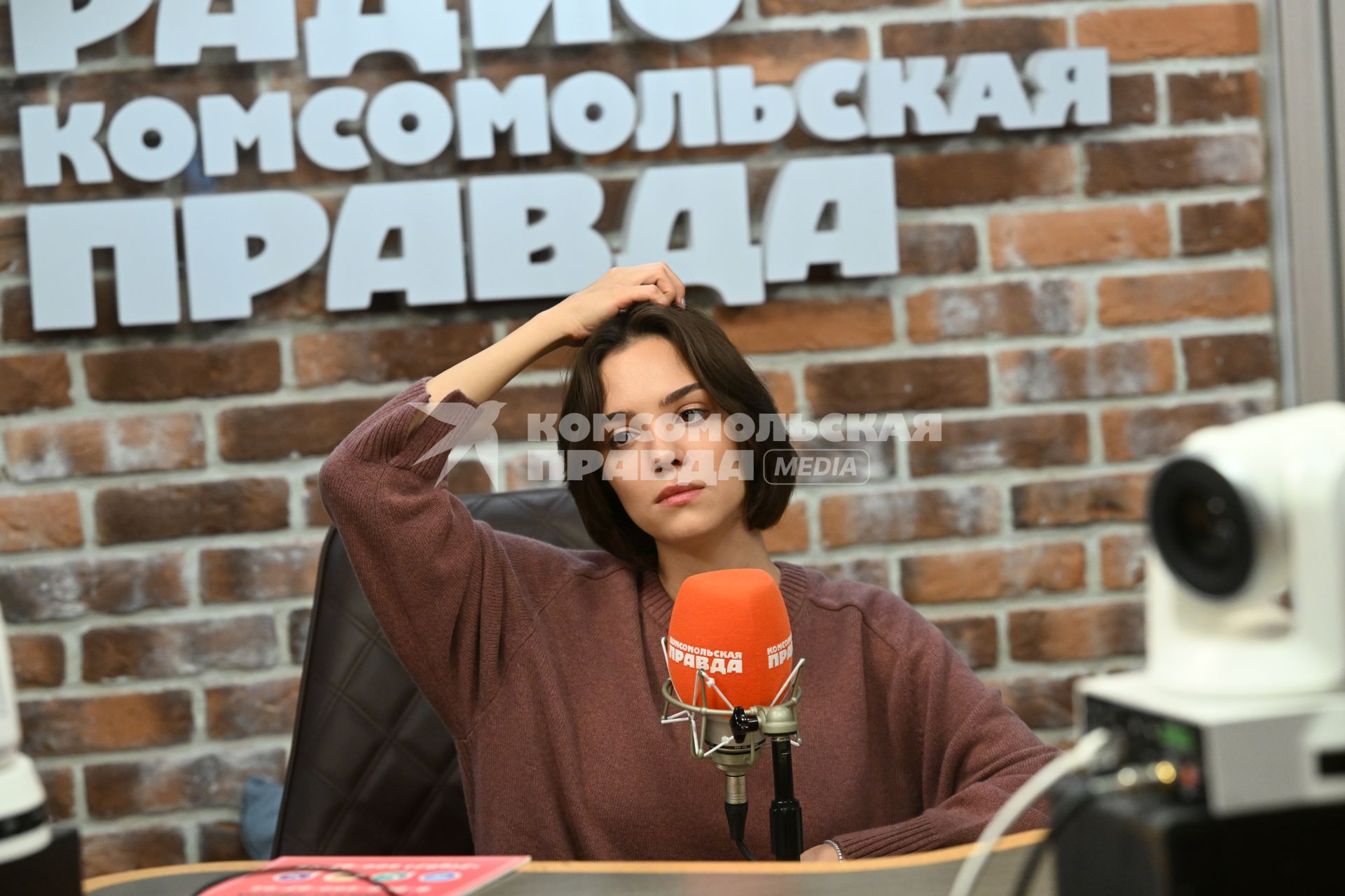 Евгения Медведева на радиостанции Комсомольская правда