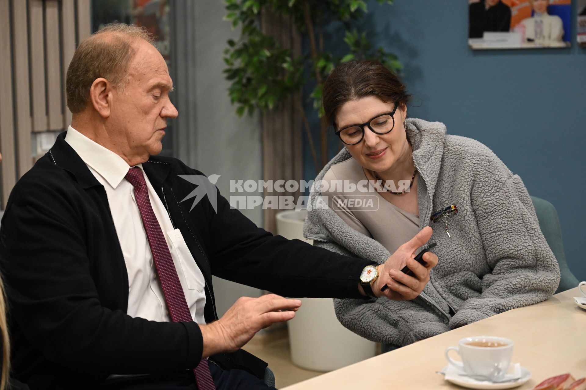 Геннадий Зюганов и Олеся Носовав редакции Комсомольская правда\"