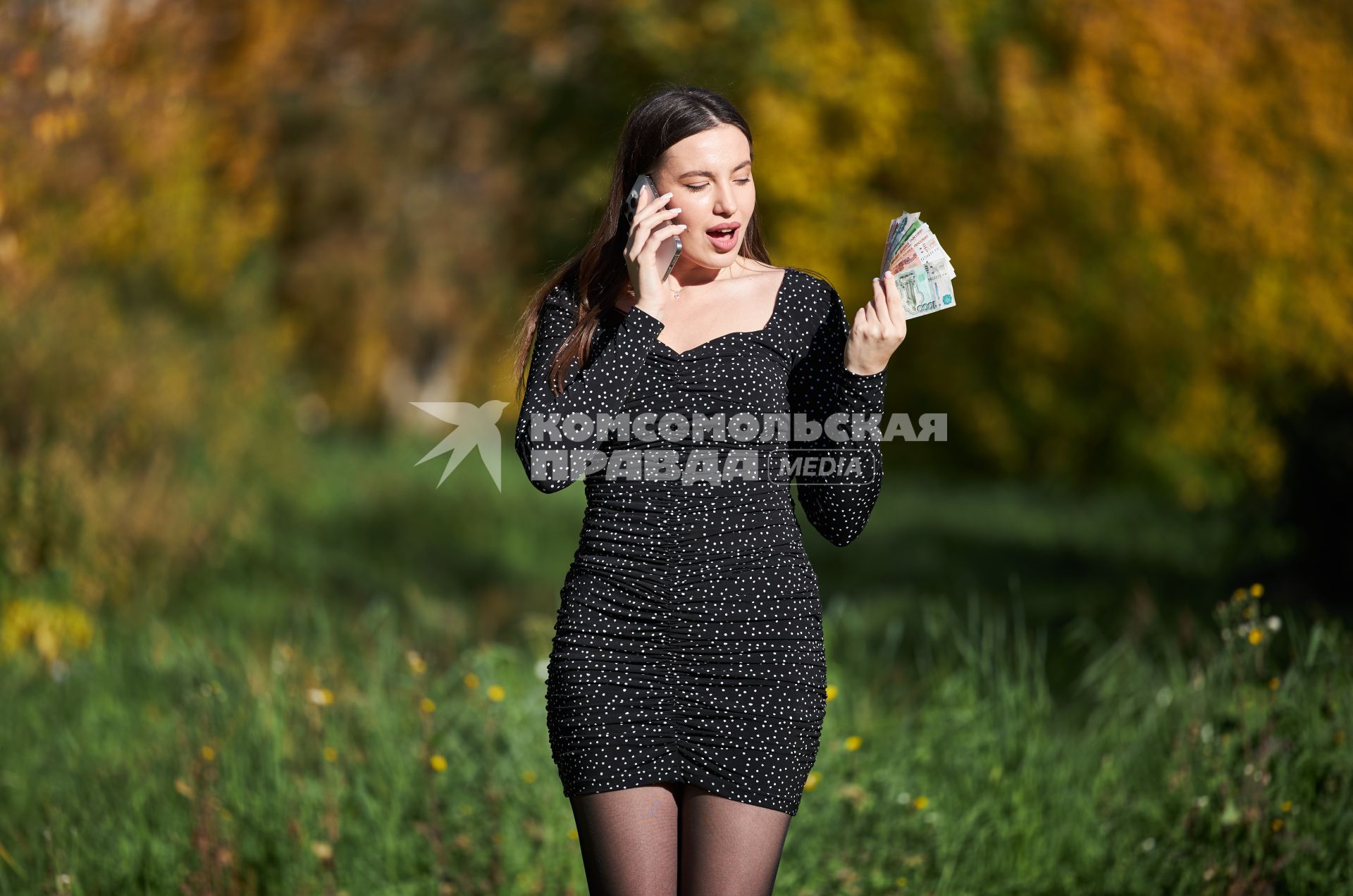 Девушка с деньгами