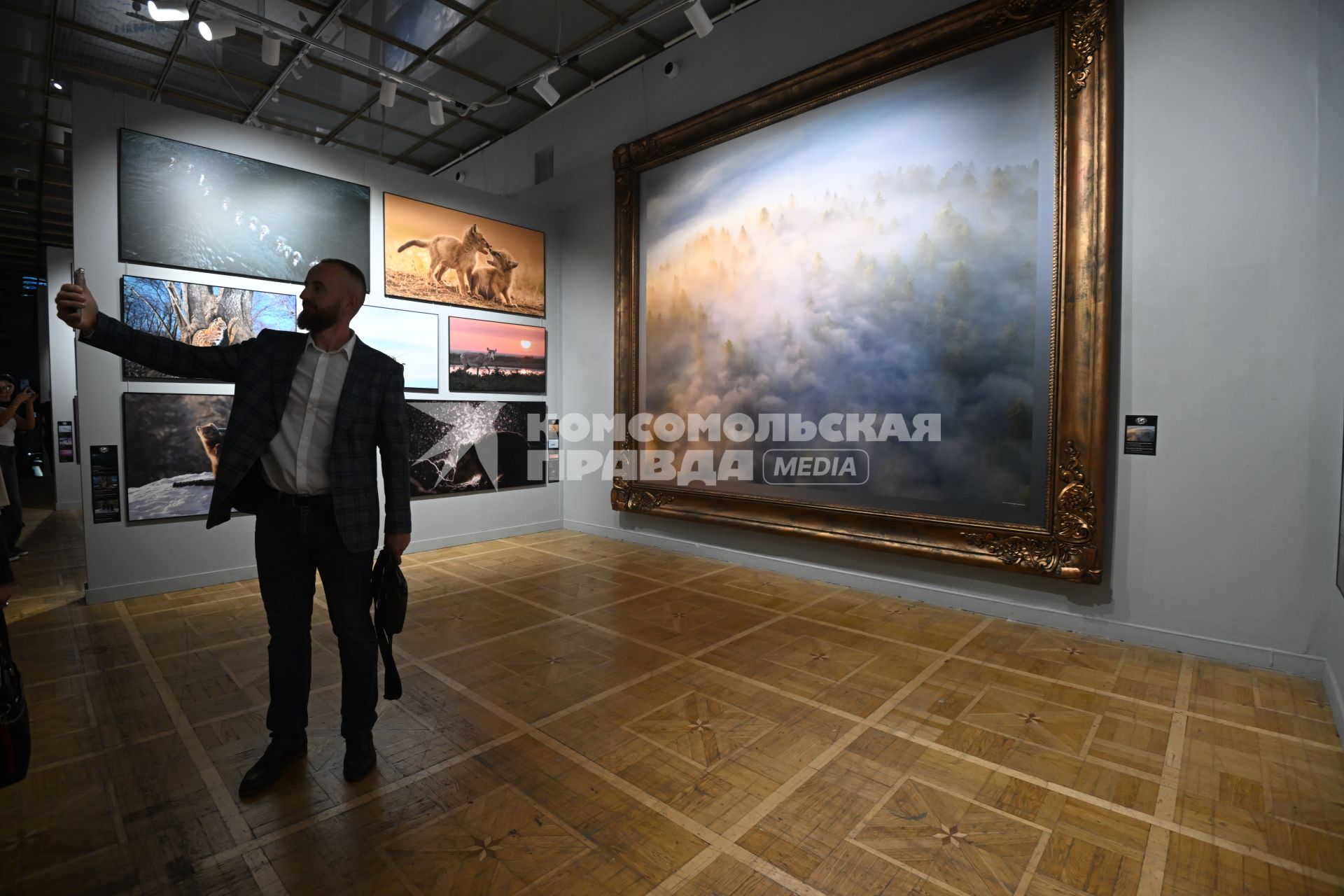 XI Международная фотовыставка Самая красивая страна\" в Новой Третьяковке