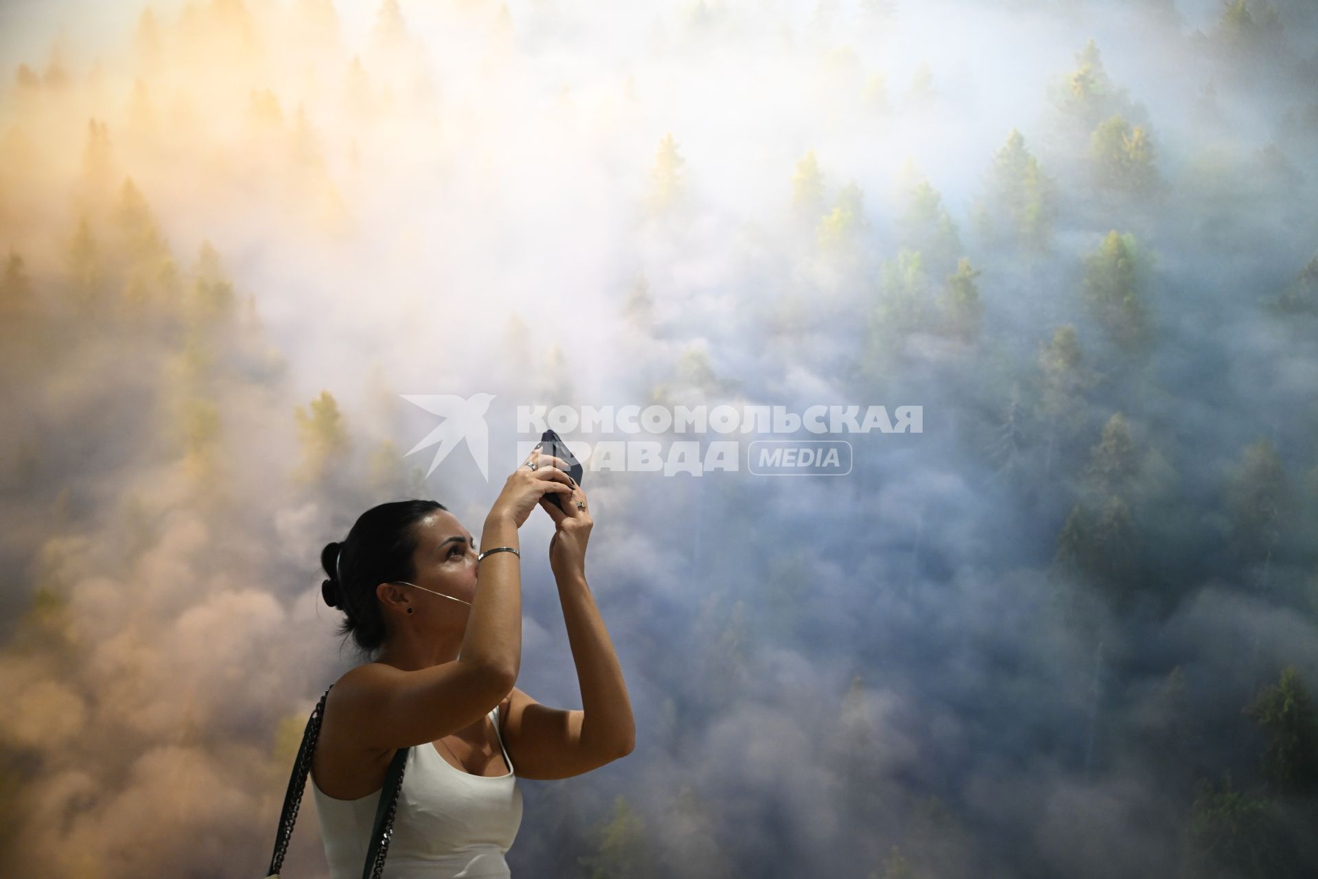 XI Международная фотовыставка Самая красивая страна\" в Новой Третьяковке