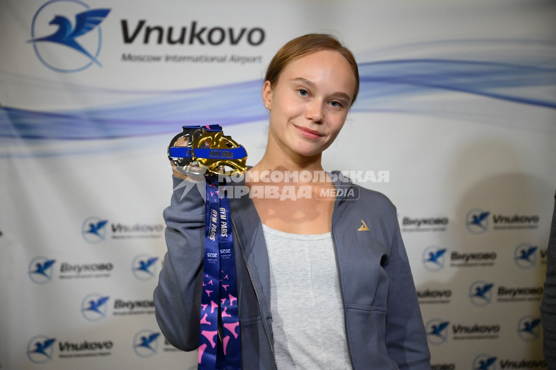 Встреча гимнастки Ангелины  Мельниковой в аэропорту Внуково