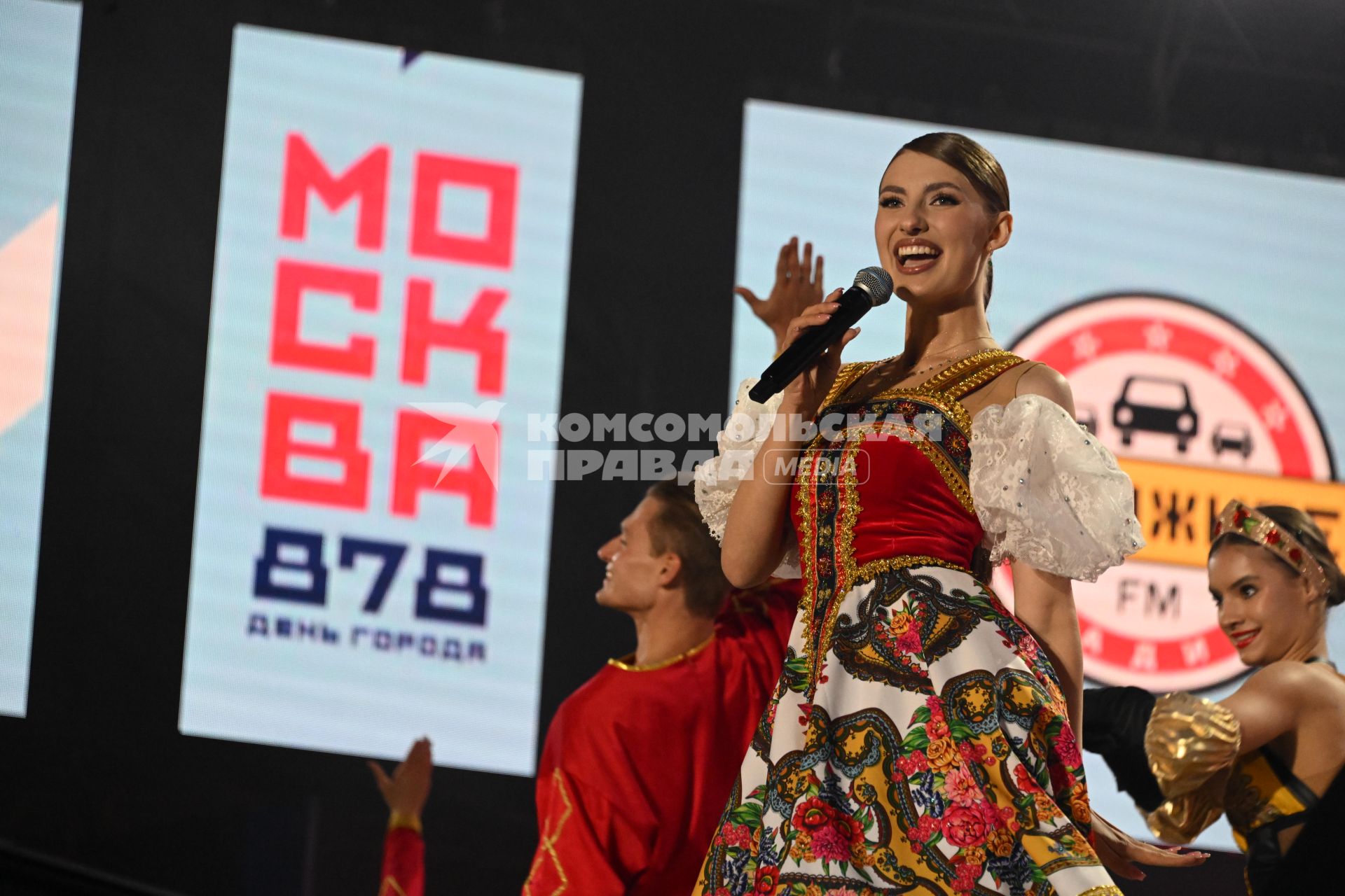 Концерт звезд \"Дорожного радио\" - \"С днем рождения, Москва!\"