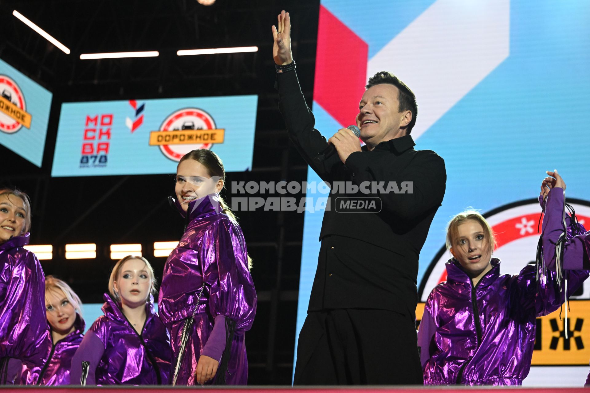 Концерт звезд \"Дорожного радио\" - \"С днем рождения, Москва!\"