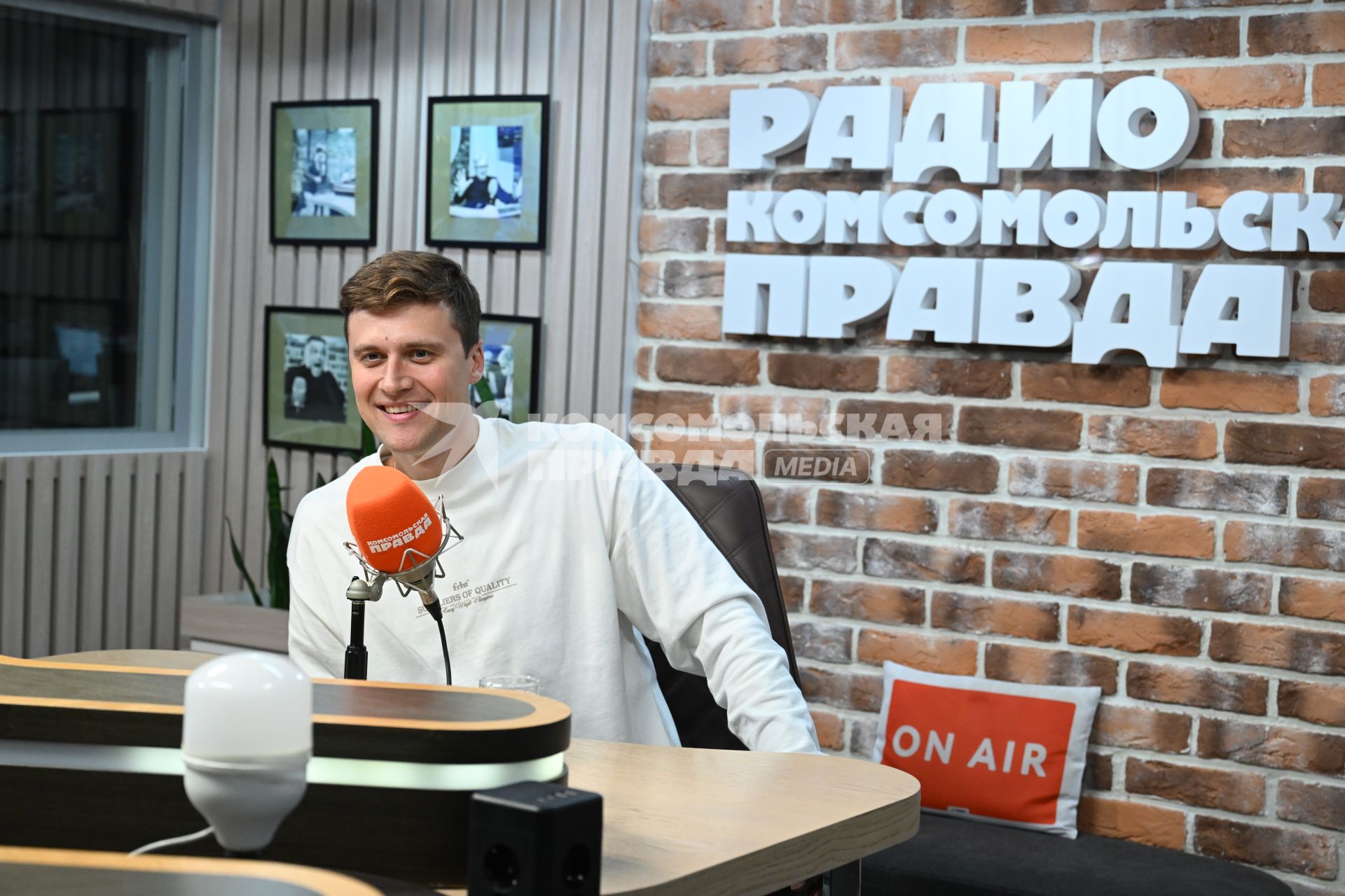 Александр Энберт на радиостанции Комсомольская правда\"