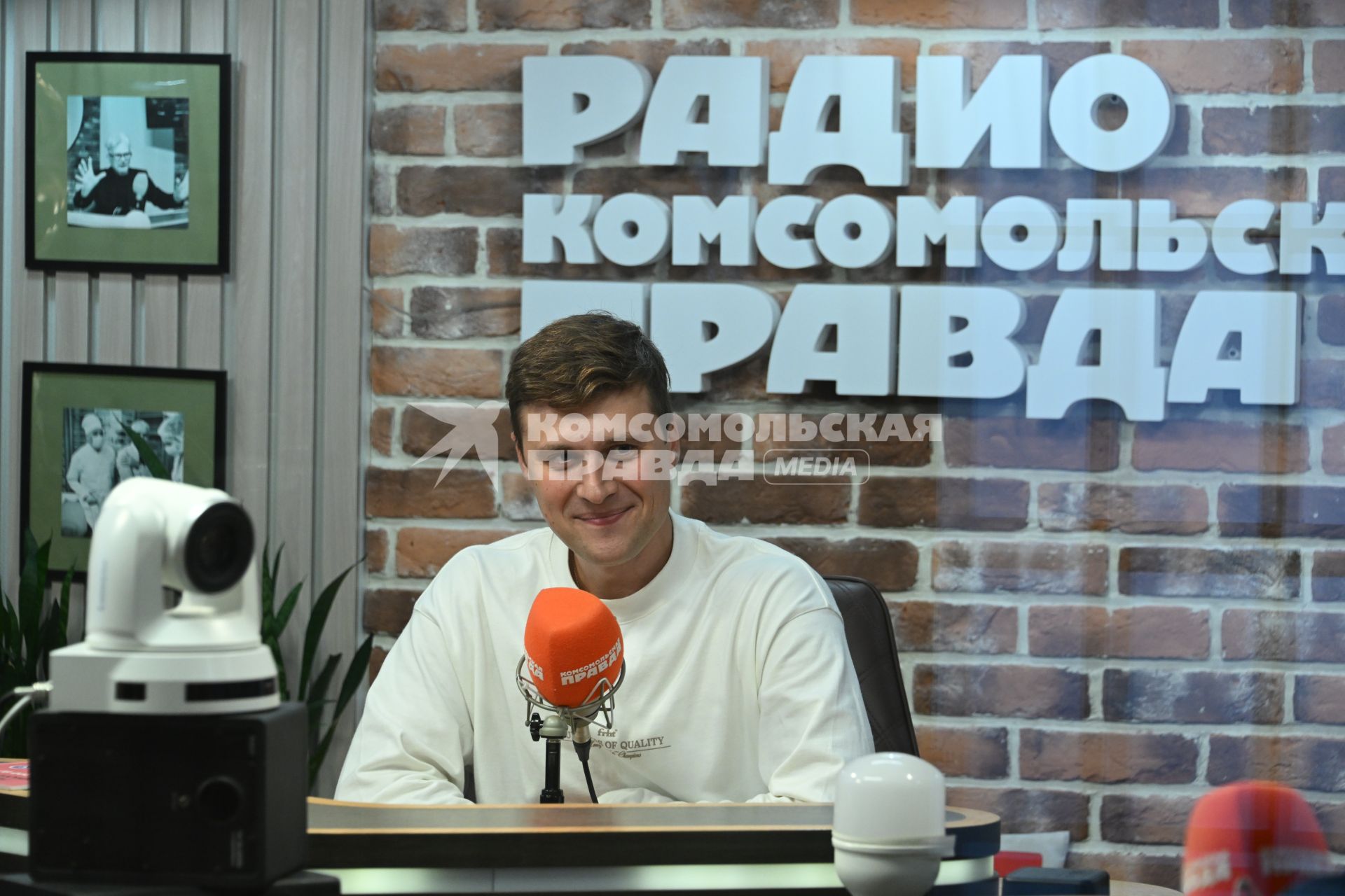 Александр Энберт на радиостанции Комсомольская правда\"