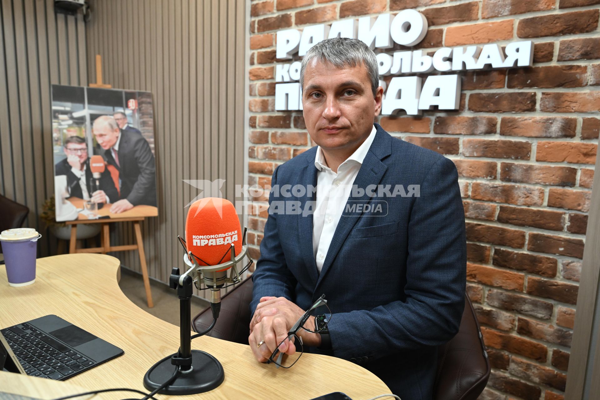 Александр Тимохин на радиостанции Комсомольская правда\"