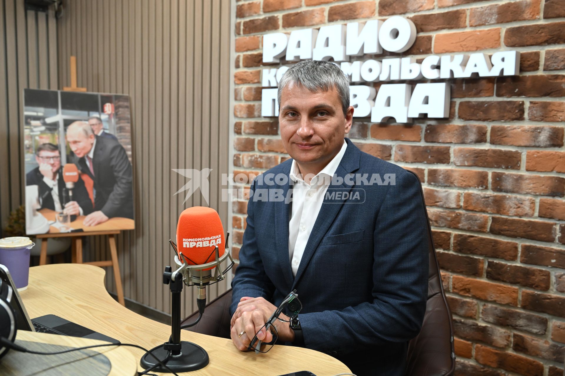 Александр Тимохин на радиостанции Комсомольская правда\"